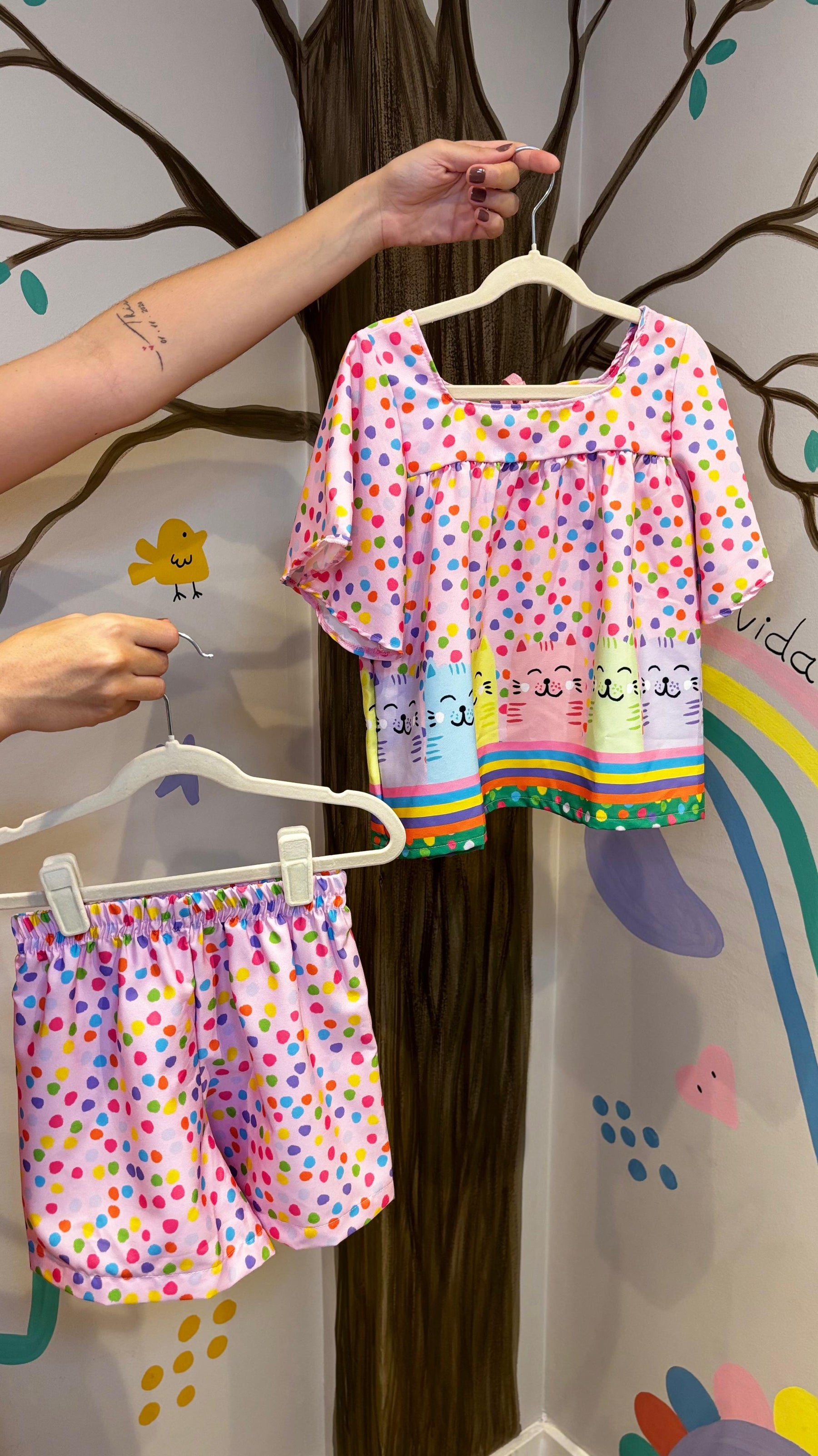Conjunto Infantil Estampa Gatinhos | Lá Colorê