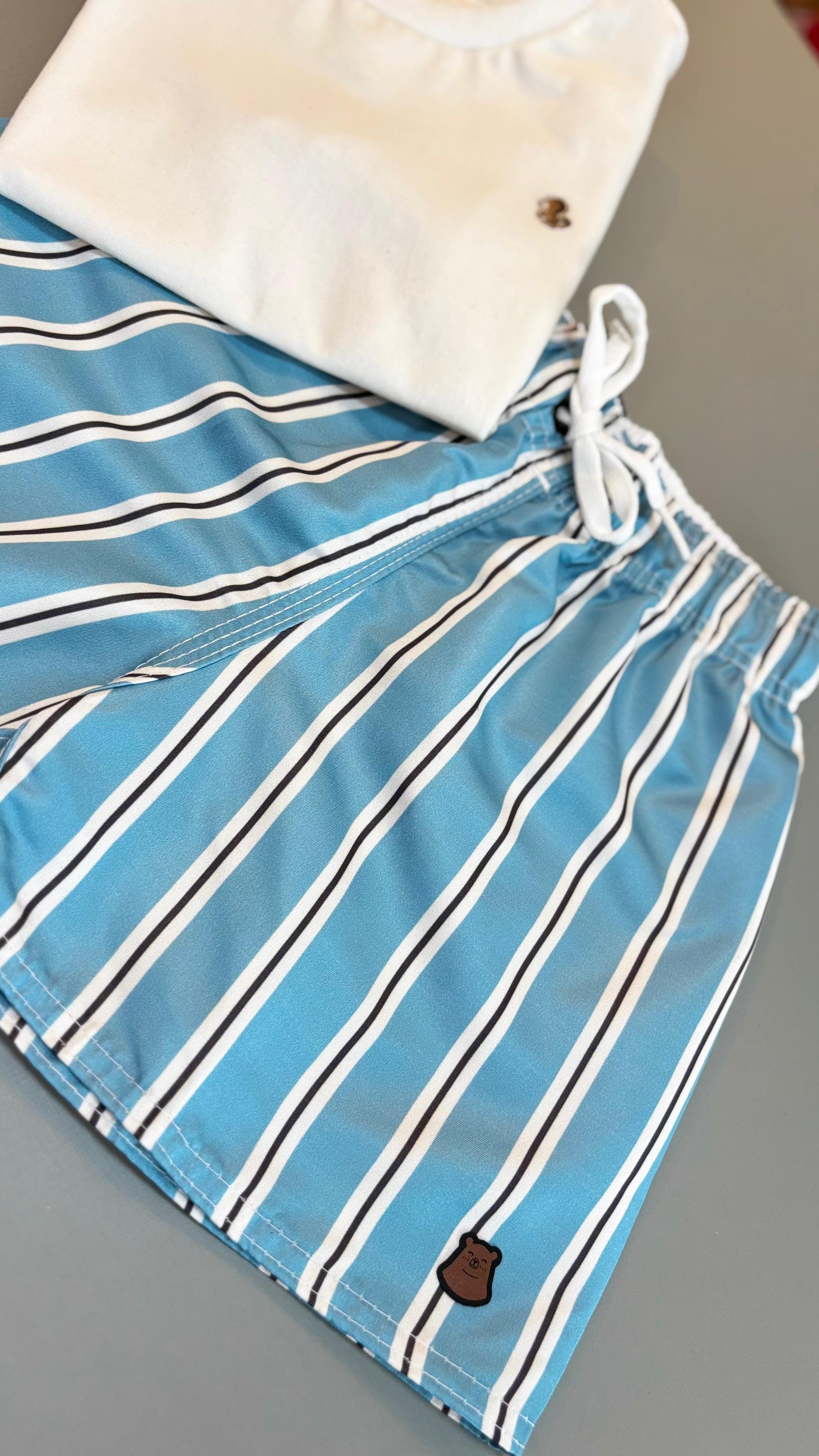 Short Infantil Tactel Premium – Estampa Listrado Céu | Lá Colorê