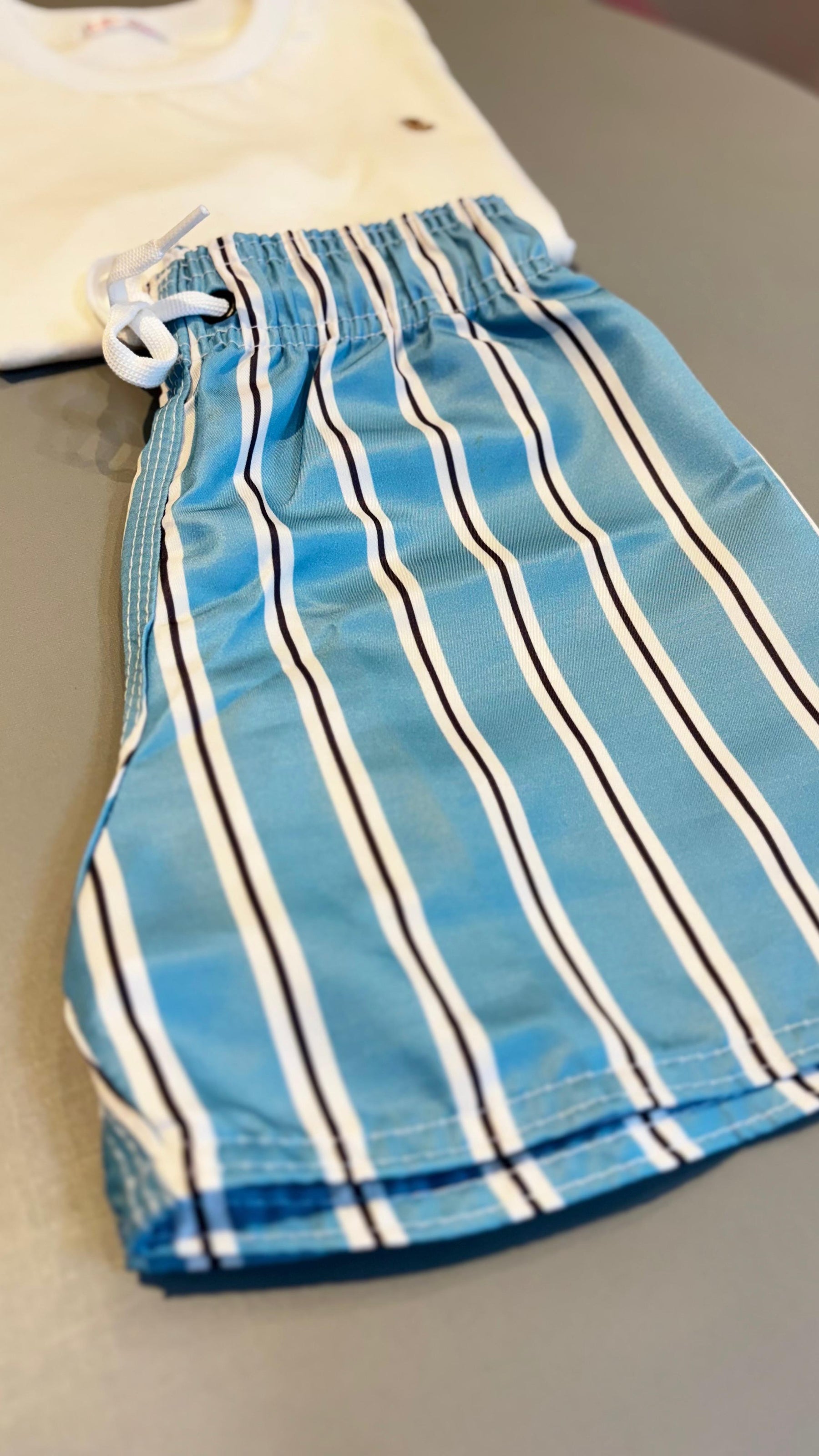 Short Infantil Tactel Premium – Estampa Listrado Céu | Lá Colorê