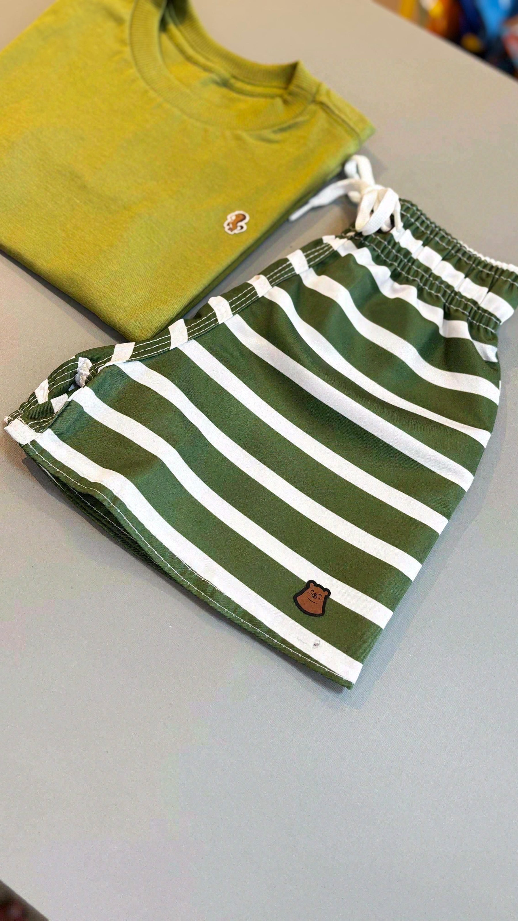 Short Tactel Infantil Premium Estampa Listrado Verde | Lá Colorê