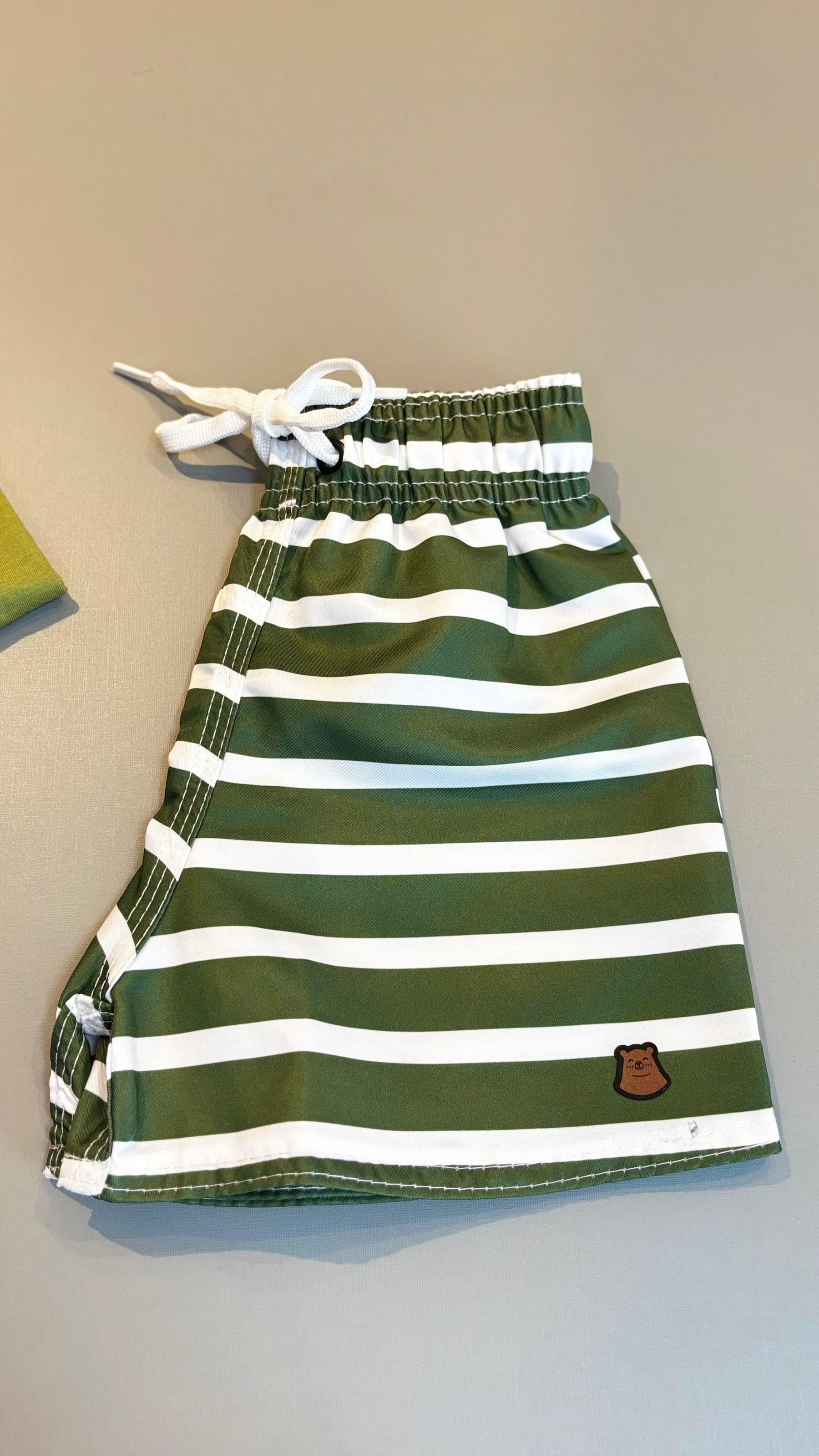 Short Tactel Infantil Premium Estampa Listrado Verde | Lá Colorê