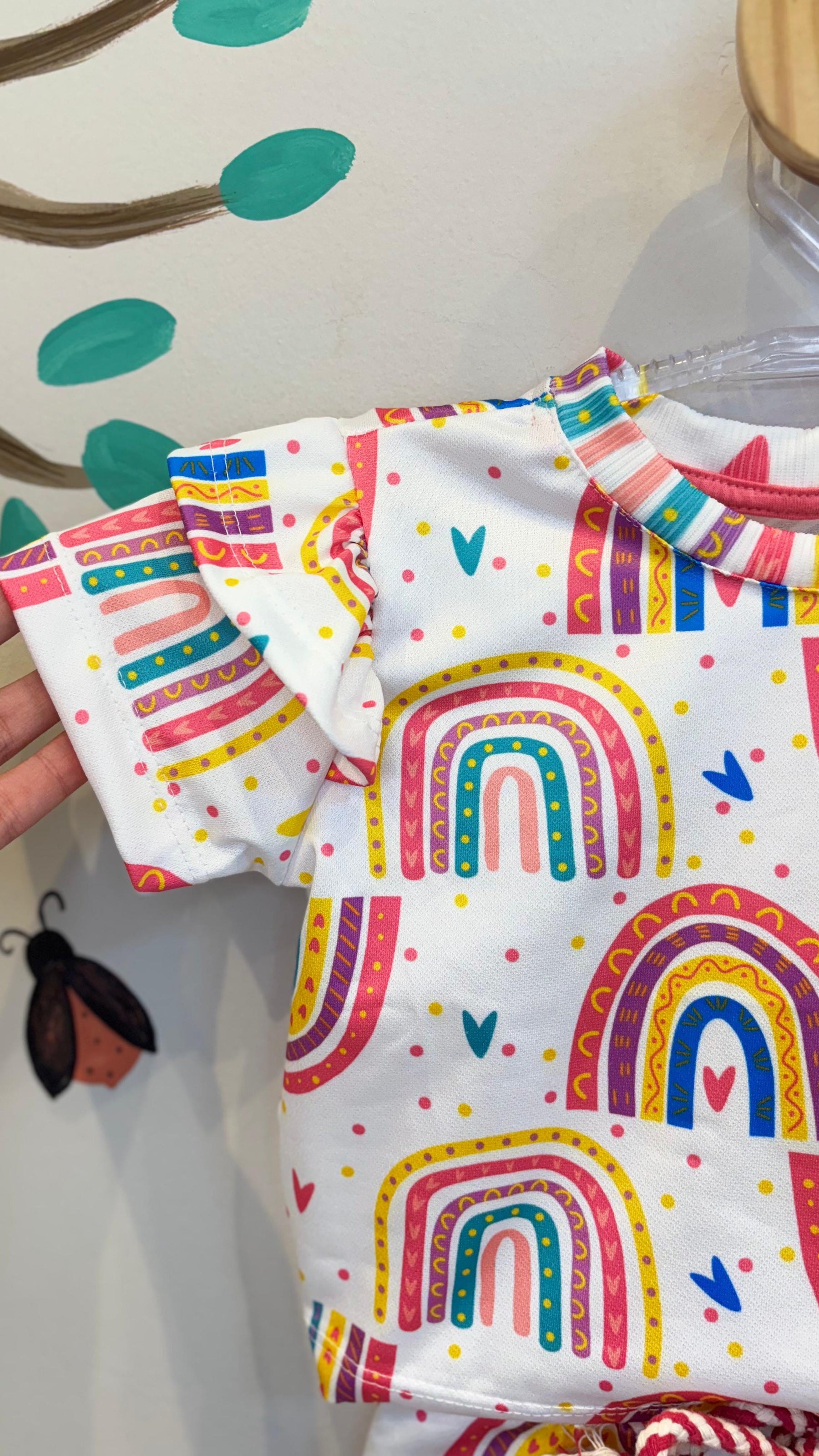 Conjunto Infantil Estampa Arco-íris Duplo Babado Confort | Lá Colorê
