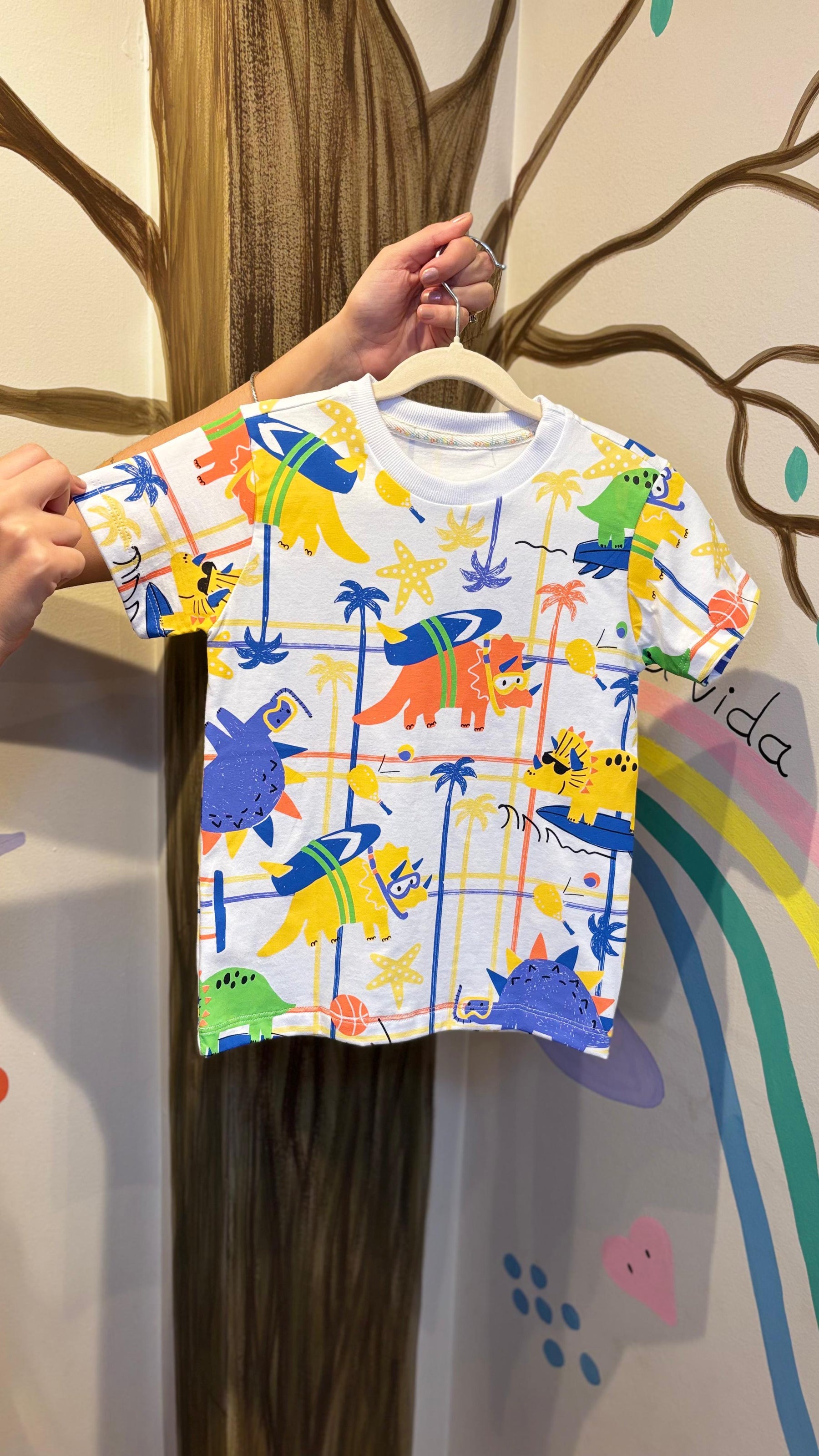 T-Shirt Infantil Multicolorida com Estampa de Rinocerontes - 100% Algodão| Lá Colorê