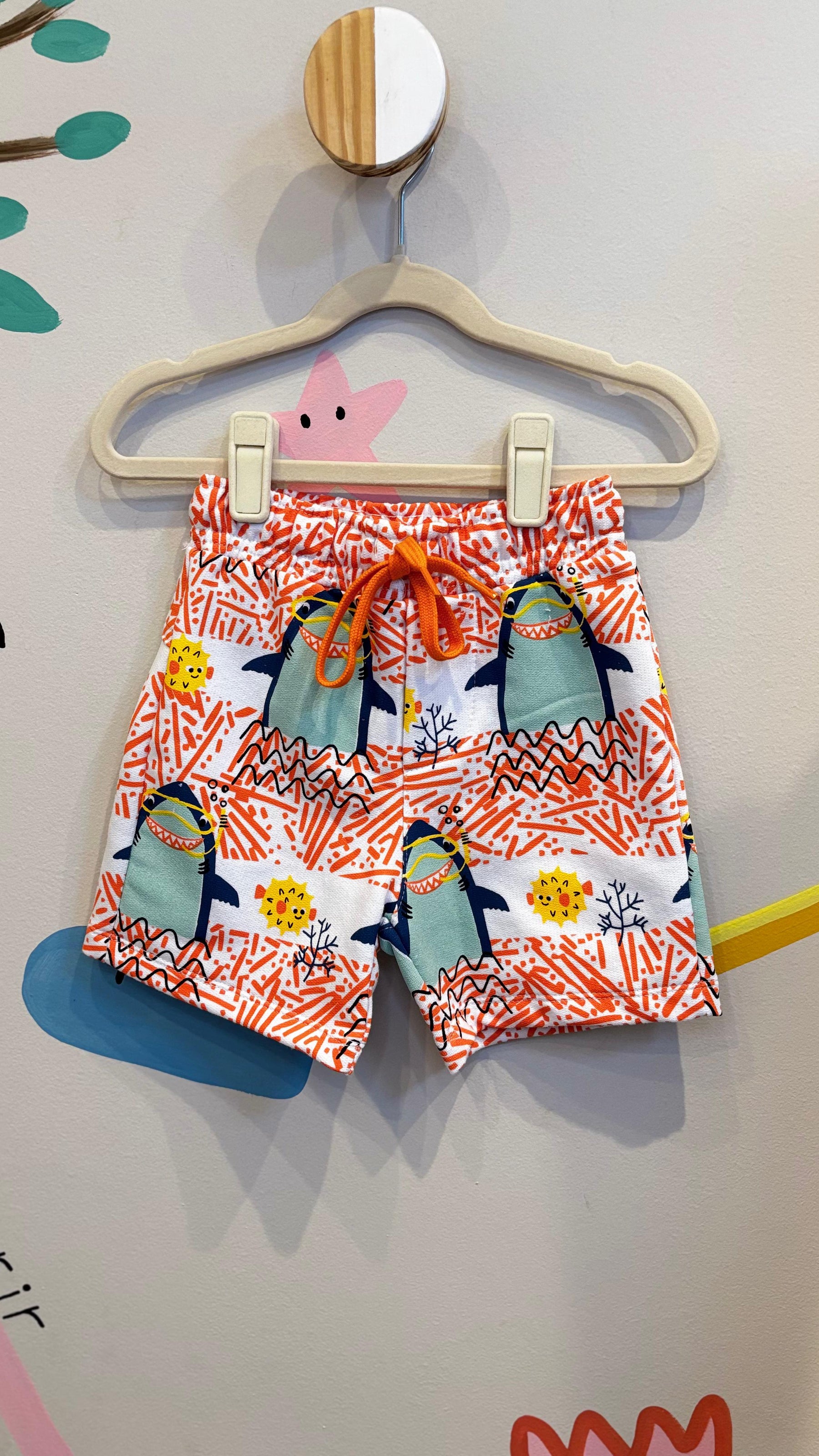 Bermuda Infantil Lúdica com Estampa Praia | Lá Colorê