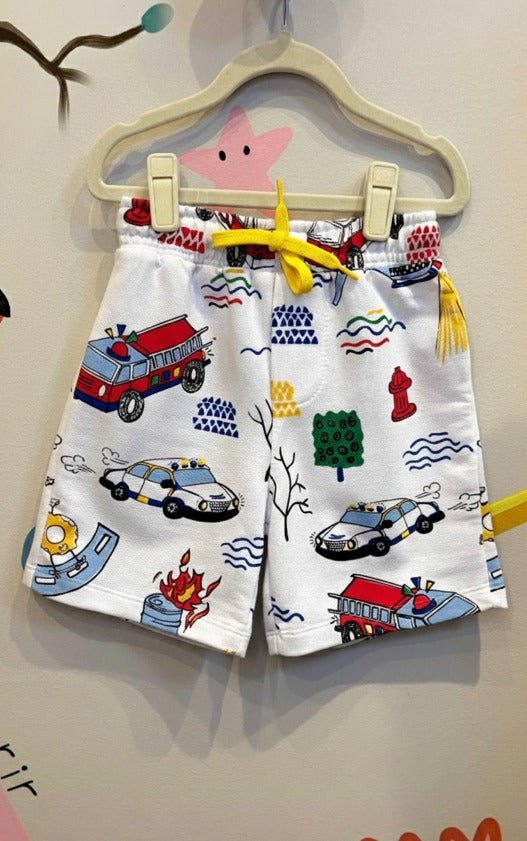Bermuda Infantil Lúdica com Estampa de Carro de Polícia e Bombeiro | Lá Colorê
