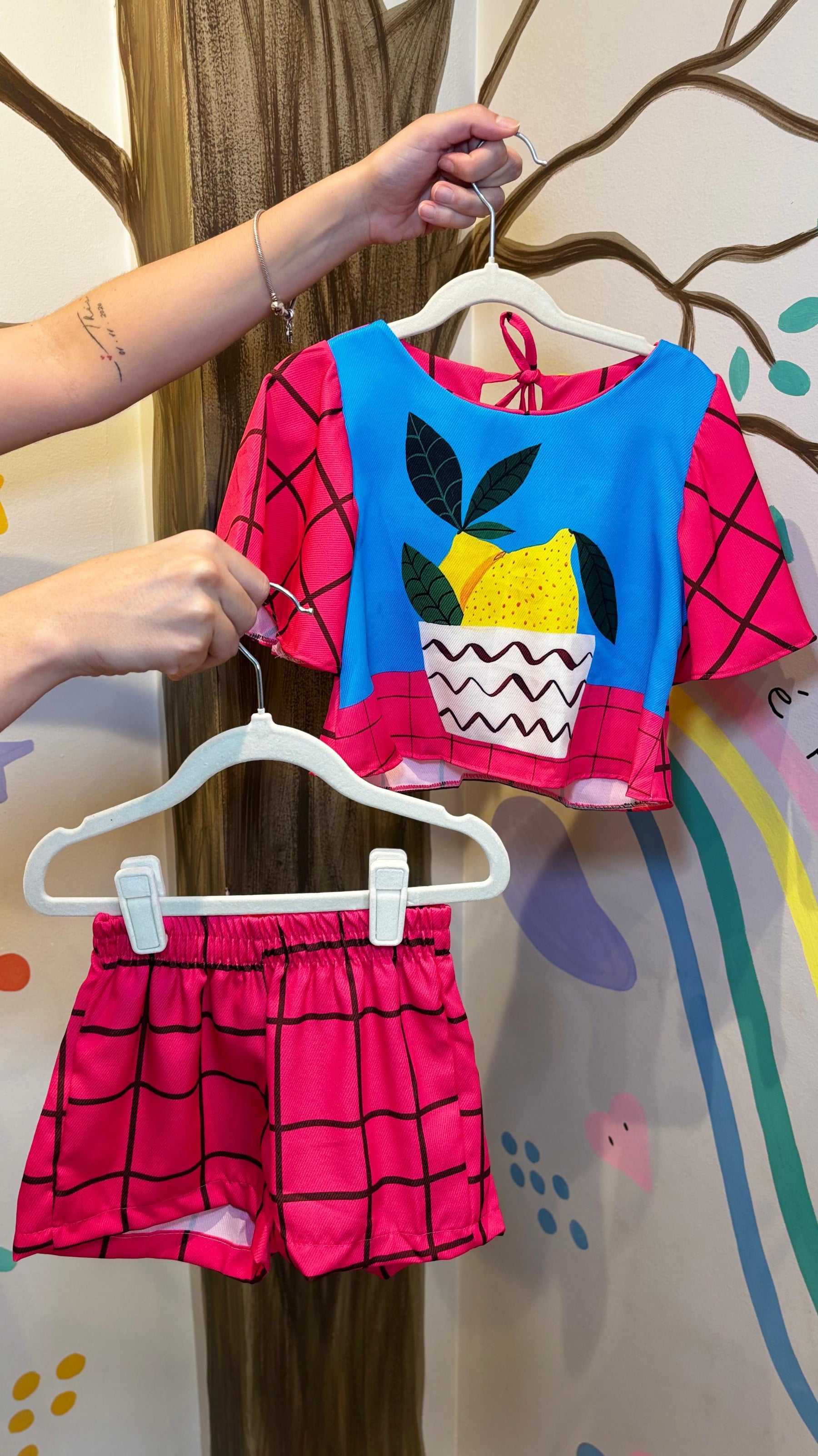 Conjunto Infantil Estampa Limão Pink Manga Xadrez | Lá Colorê