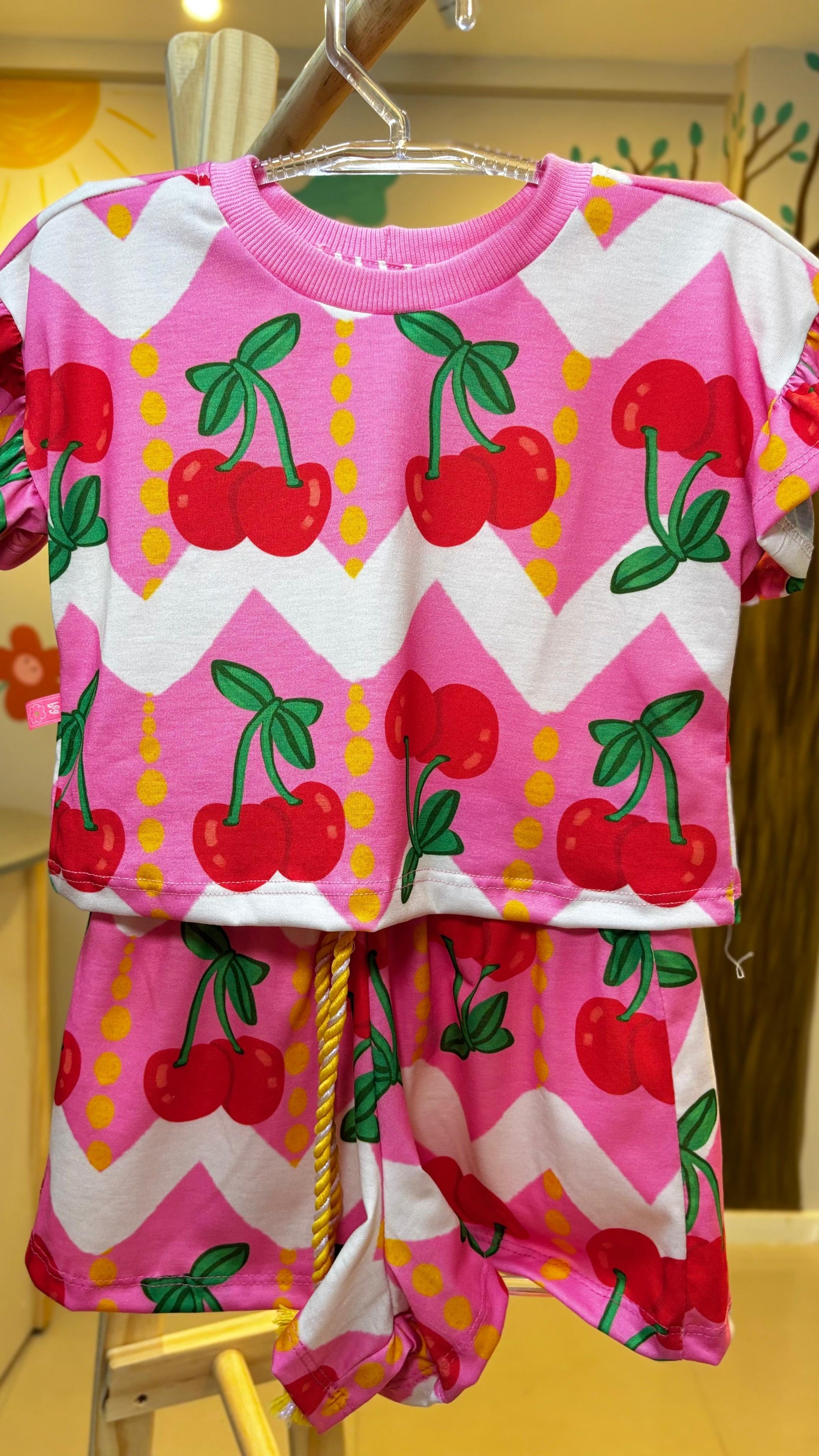 Conjunto Infantil Estampa Pequena Cereja | Lá Colorê