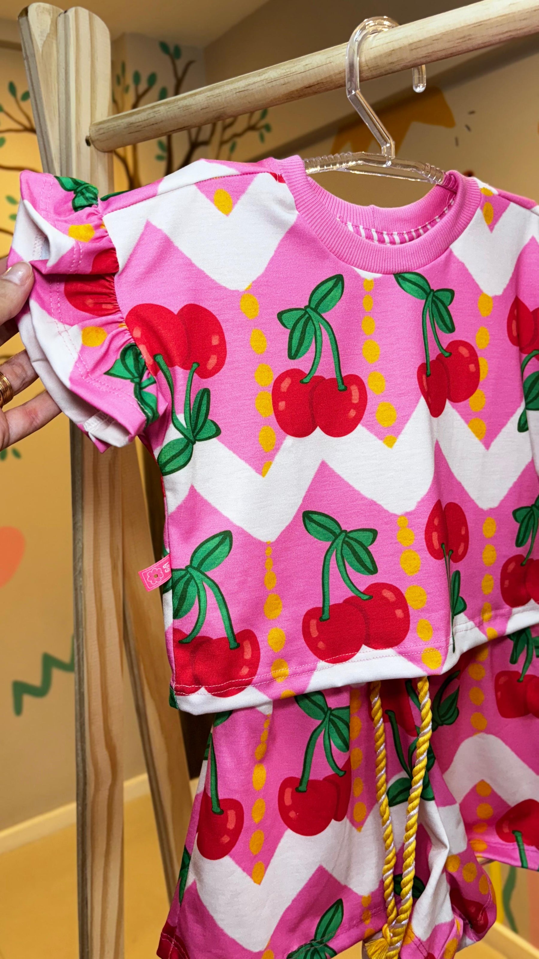 Conjunto Infantil Estampa Pequena Cereja | Lá Colorê