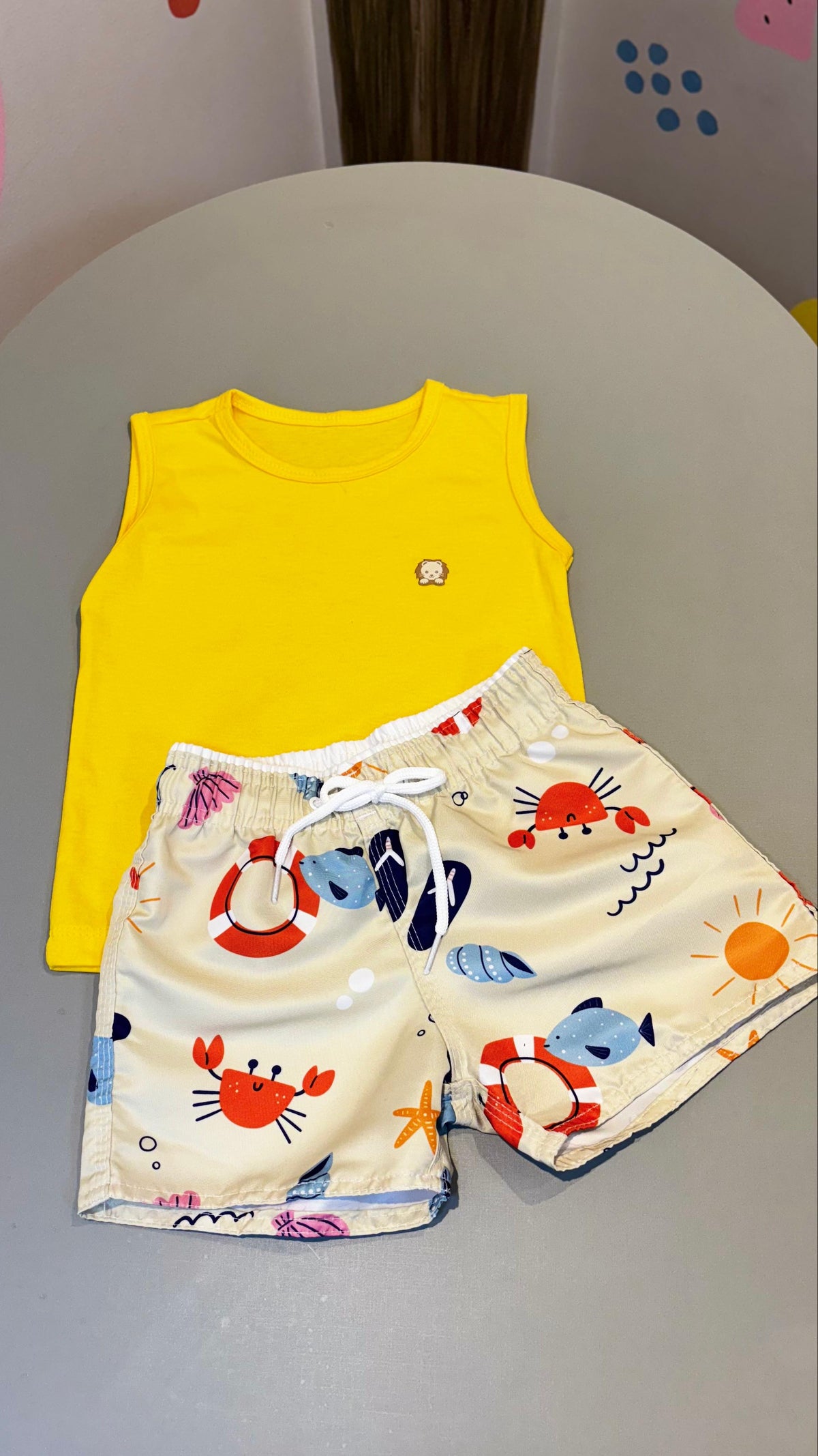 Conjunto Infantil Regata Amarela e Short Tactel na Estampa Praia