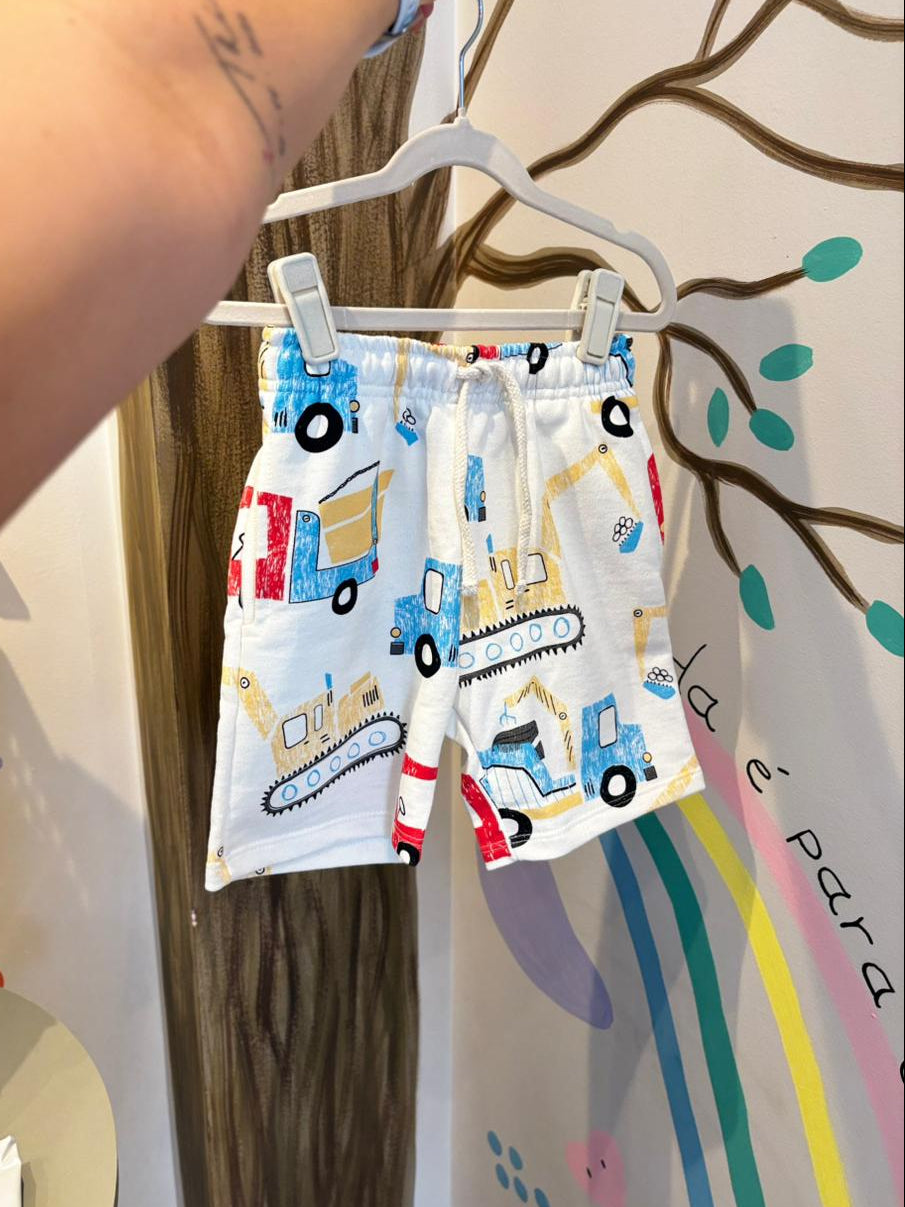Bermuda Infantil Lúdica com Estampa Guindaste - 100% Algodão | Lá Colorê