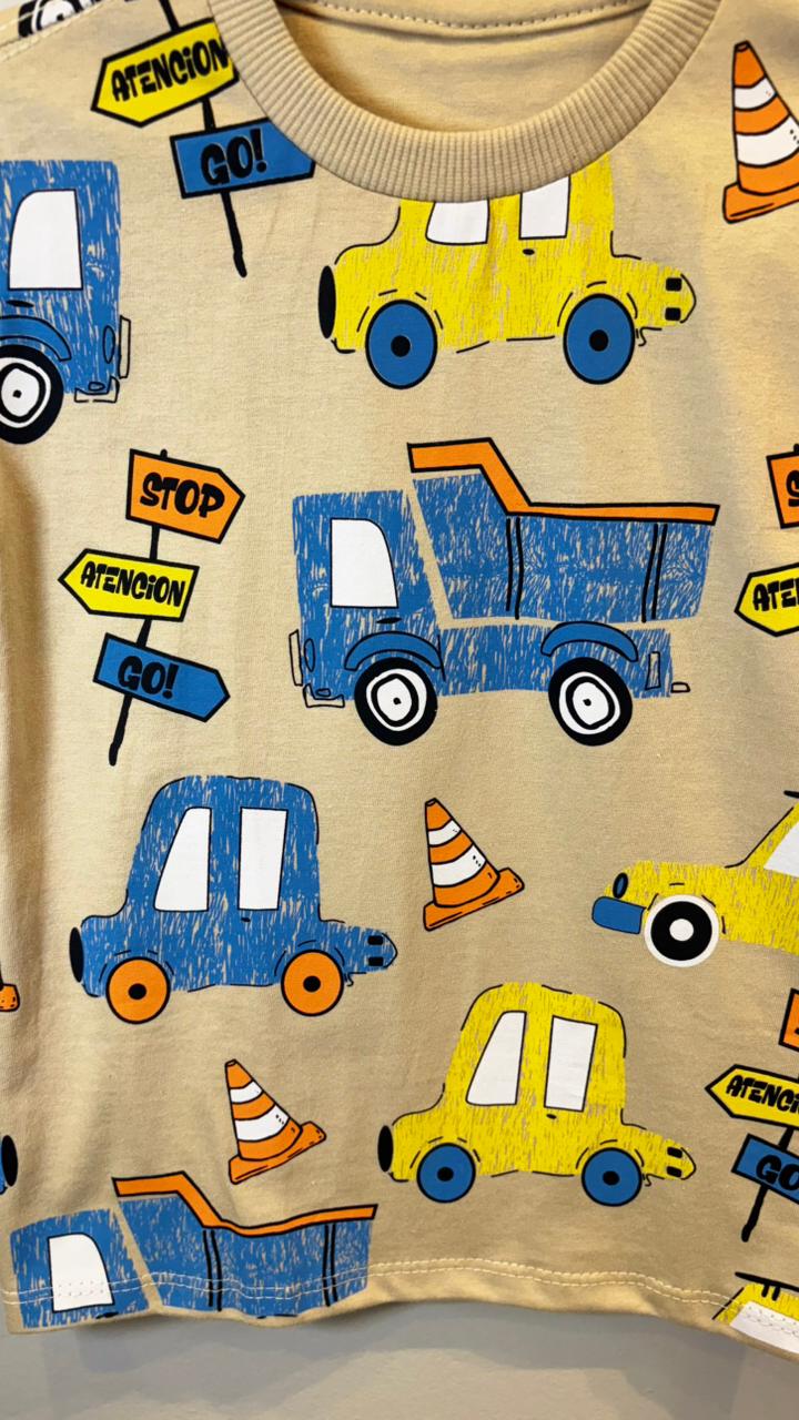 T-Shirt Infantil Bege com Estampa Truck Car - 100% Algodão | Lá Colorê