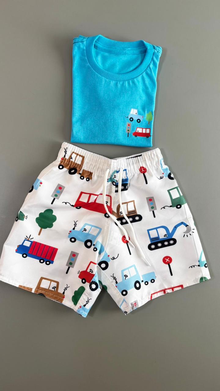 Conjunto Infantil Estampa Veículos - T-Shirt + Short Estampado | Lá Colorê