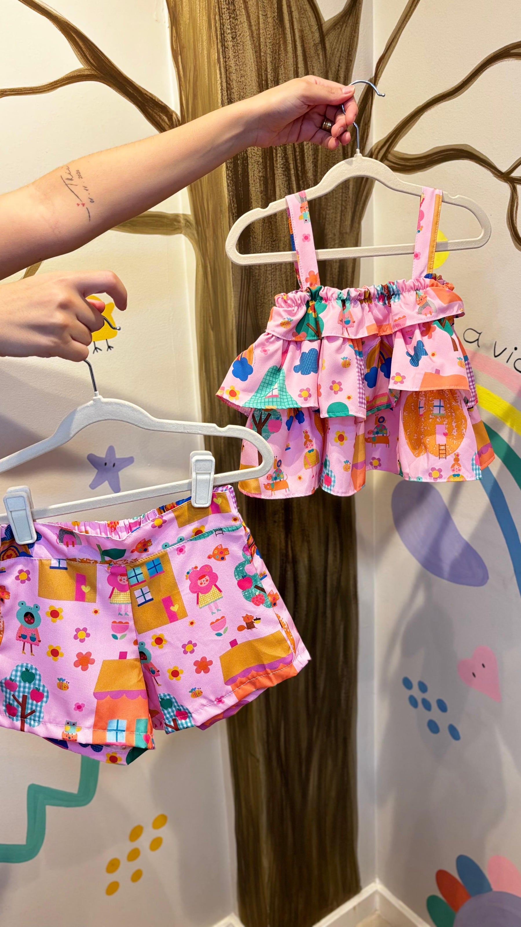 Conjunto Infantil Estampa Casinha Encantada | Lá Colorê
