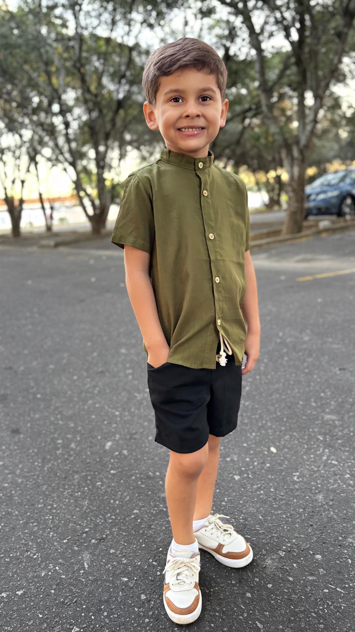 Camisa Infantil Gola Padre Verde Militar de botão | Lá Colorê