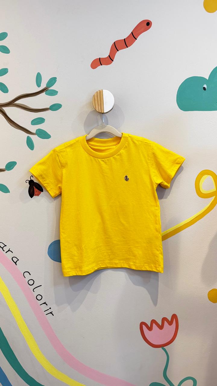 T-shirt Infantil Lisa Amarelo Ouro - 100% Algodão | Lá Colorê