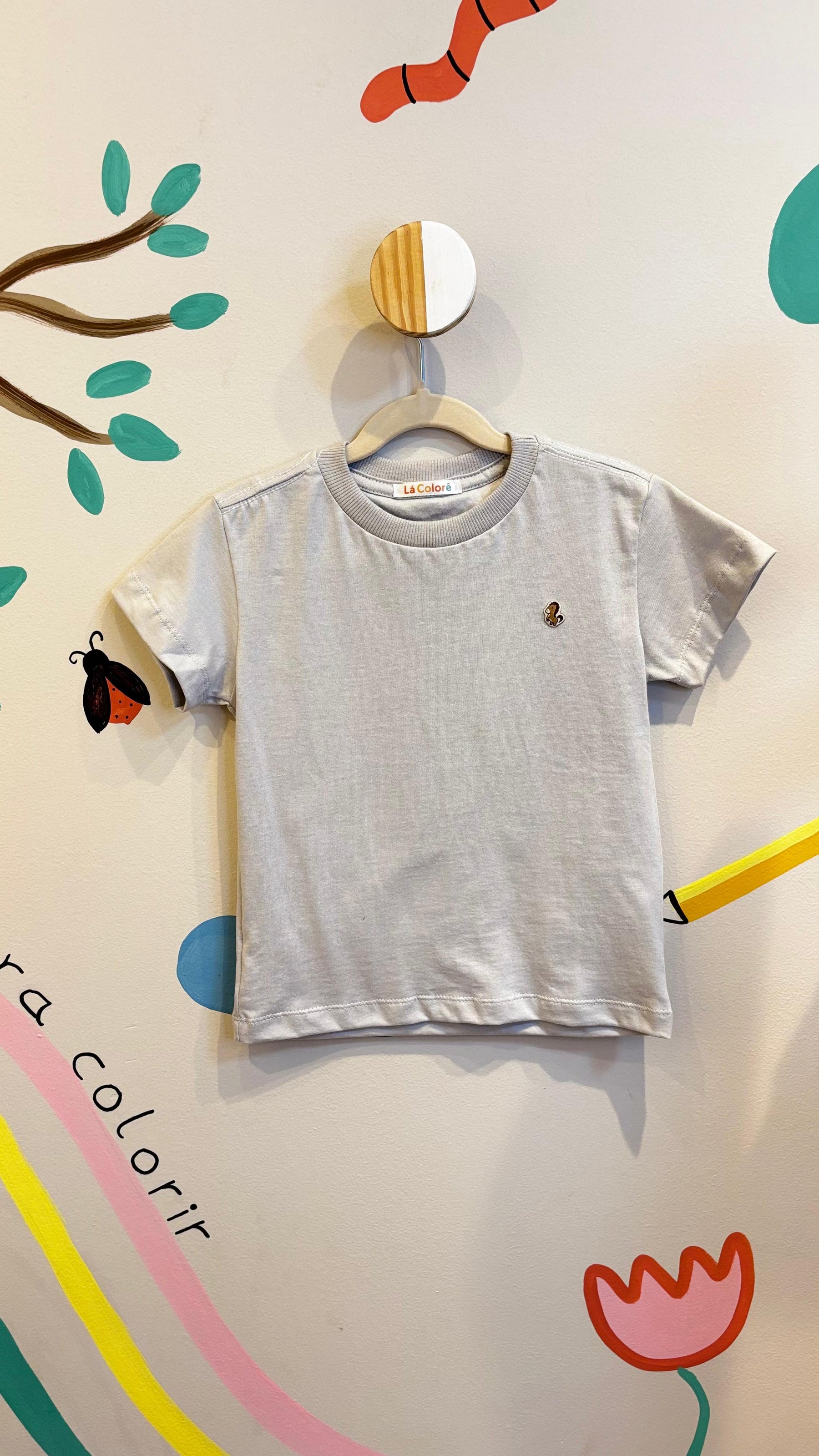 T-shirt Infantil Lisa Cinza - 100% Algodão | Lá Colorê