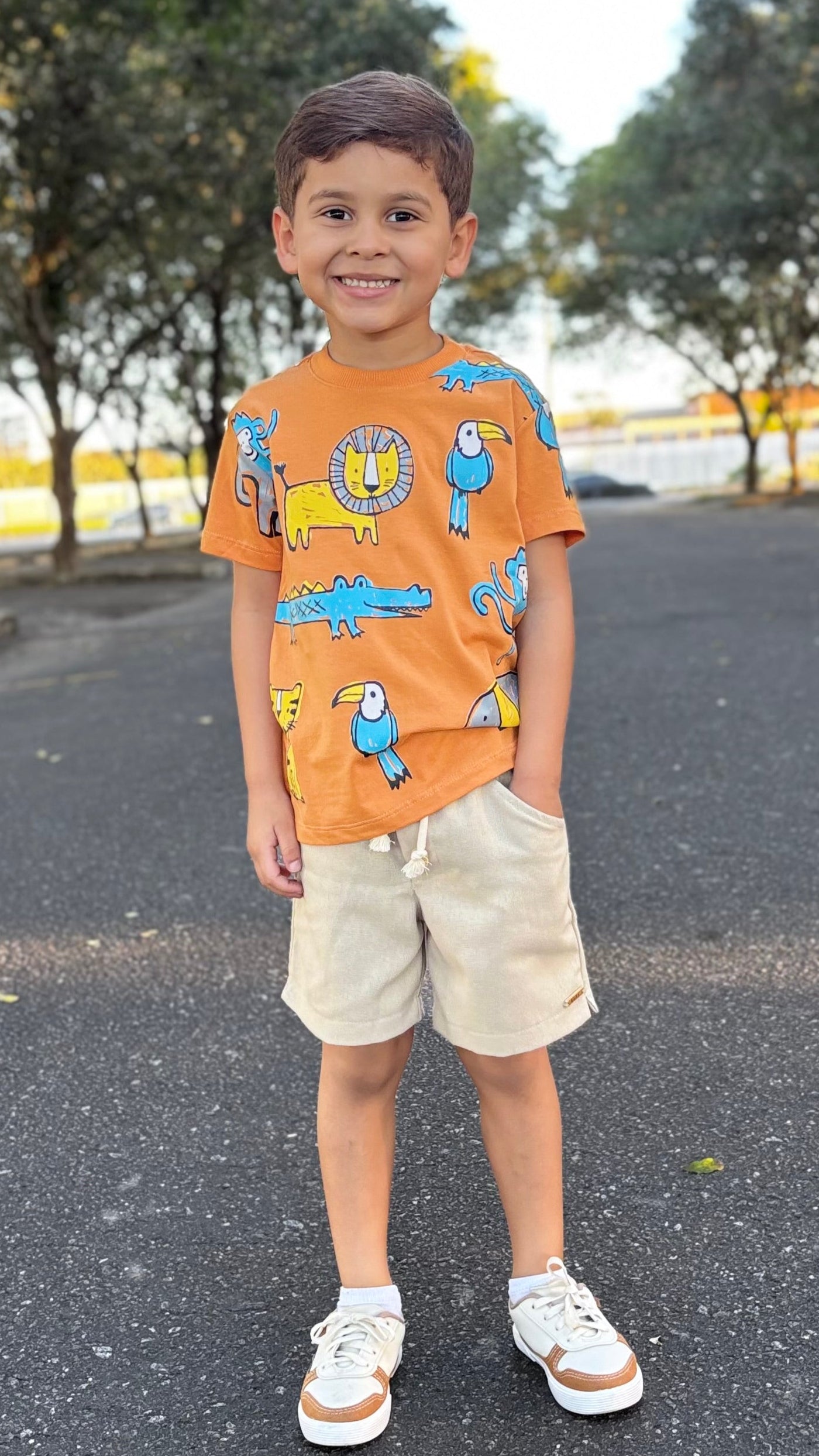 T-Shirt Infantil Laranja com Estampa Safari - 100% Algodão | Lá Colorê