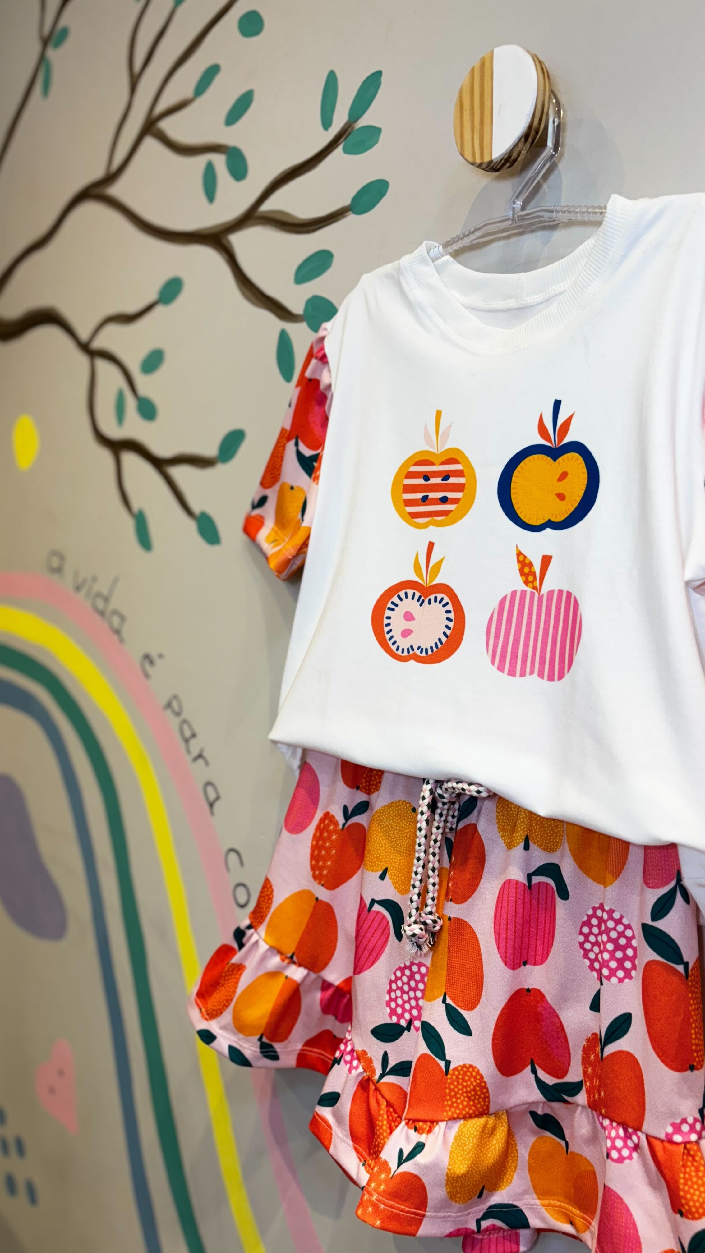 Conjunto Infantil Estampa Maçãzinha Confort | Lá Colorê
