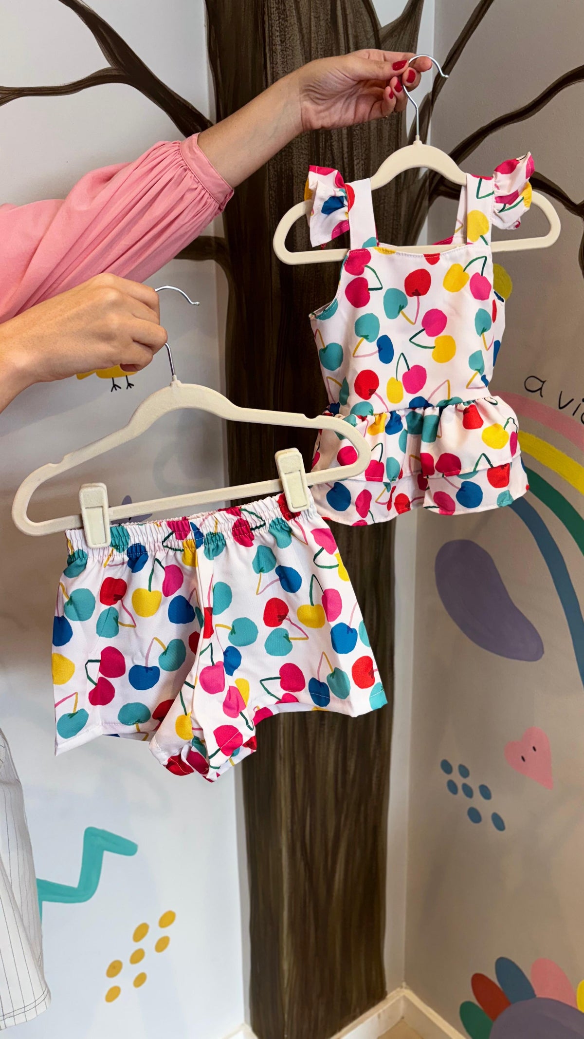 Conjunto Infantil Estampa Cherry | Lá Colorê