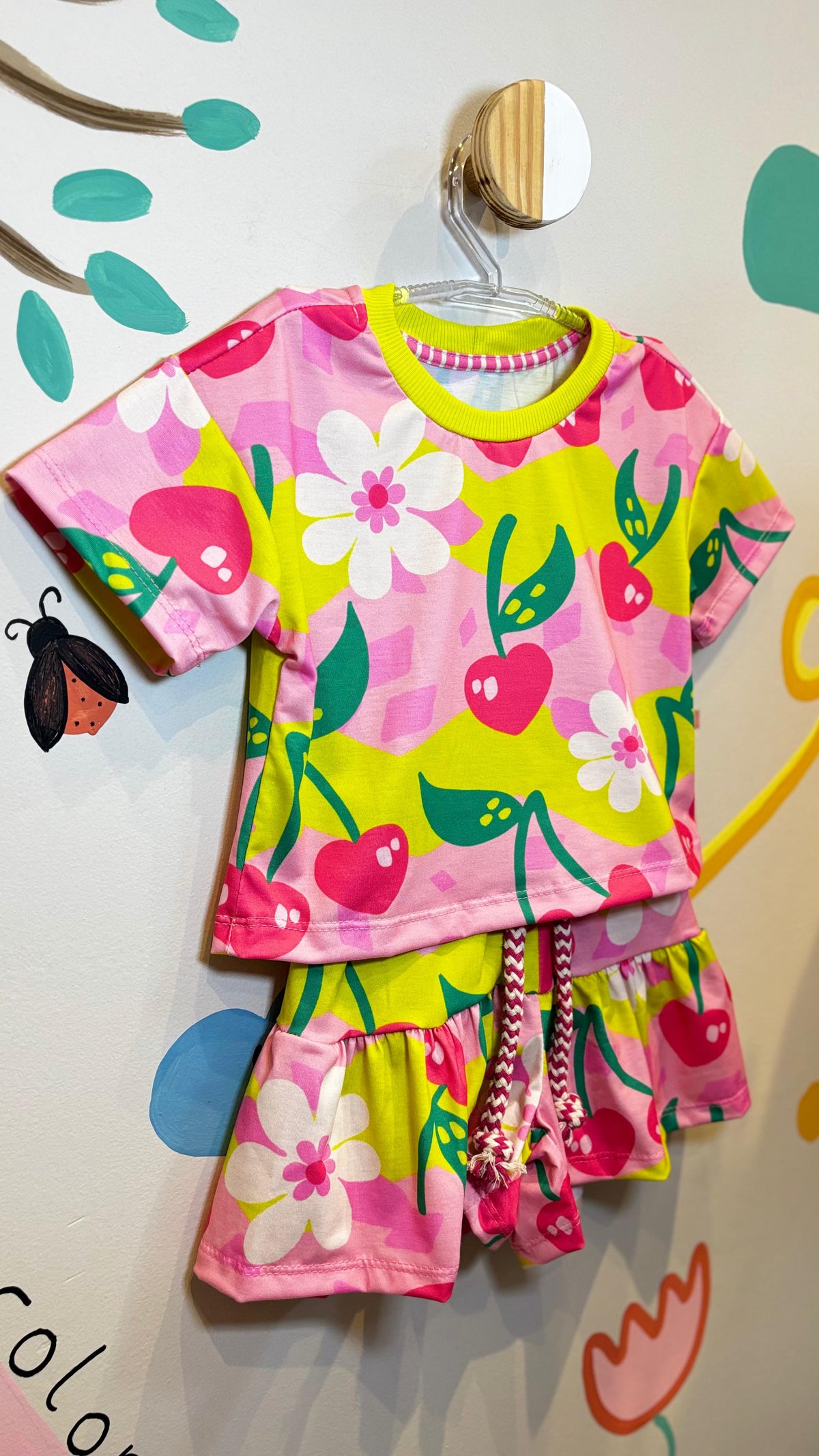 Conjunto Infantil Estampa Cerejinhas | Lá Colorê