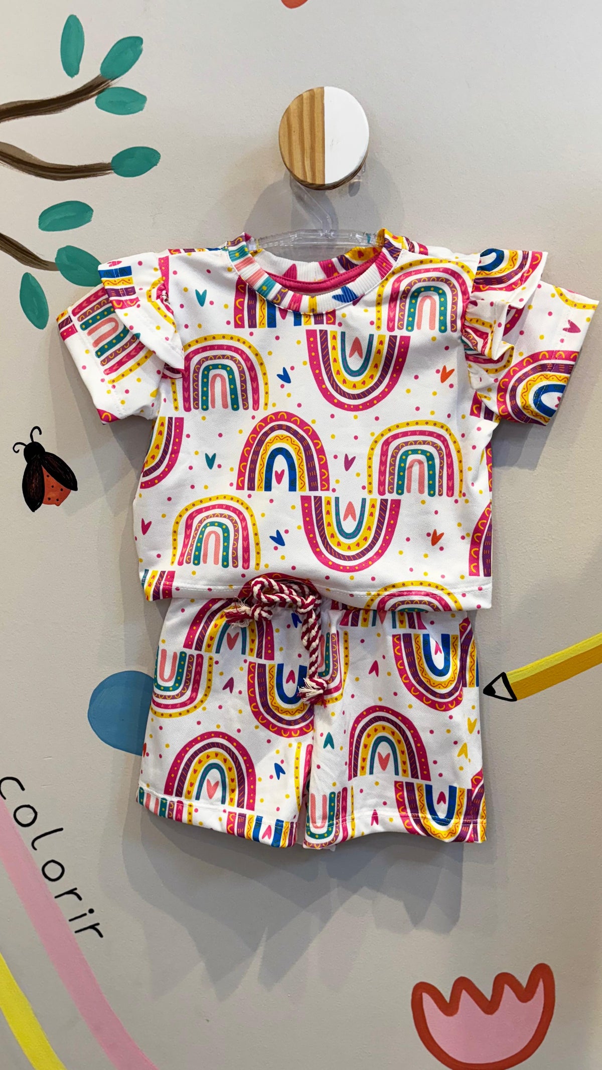 Conjunto Infantil Estampa Arco-íris Duplo Babado Confort | Lá Colorê