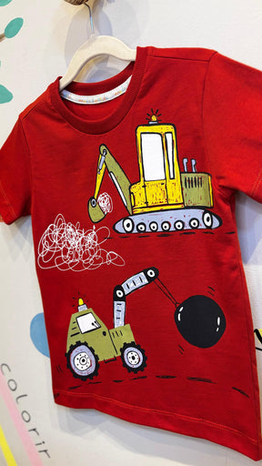 T-Shirt Infantil Vermelha com Estampa de Retroescavadeira - 100% Algodão | Lá Colorê