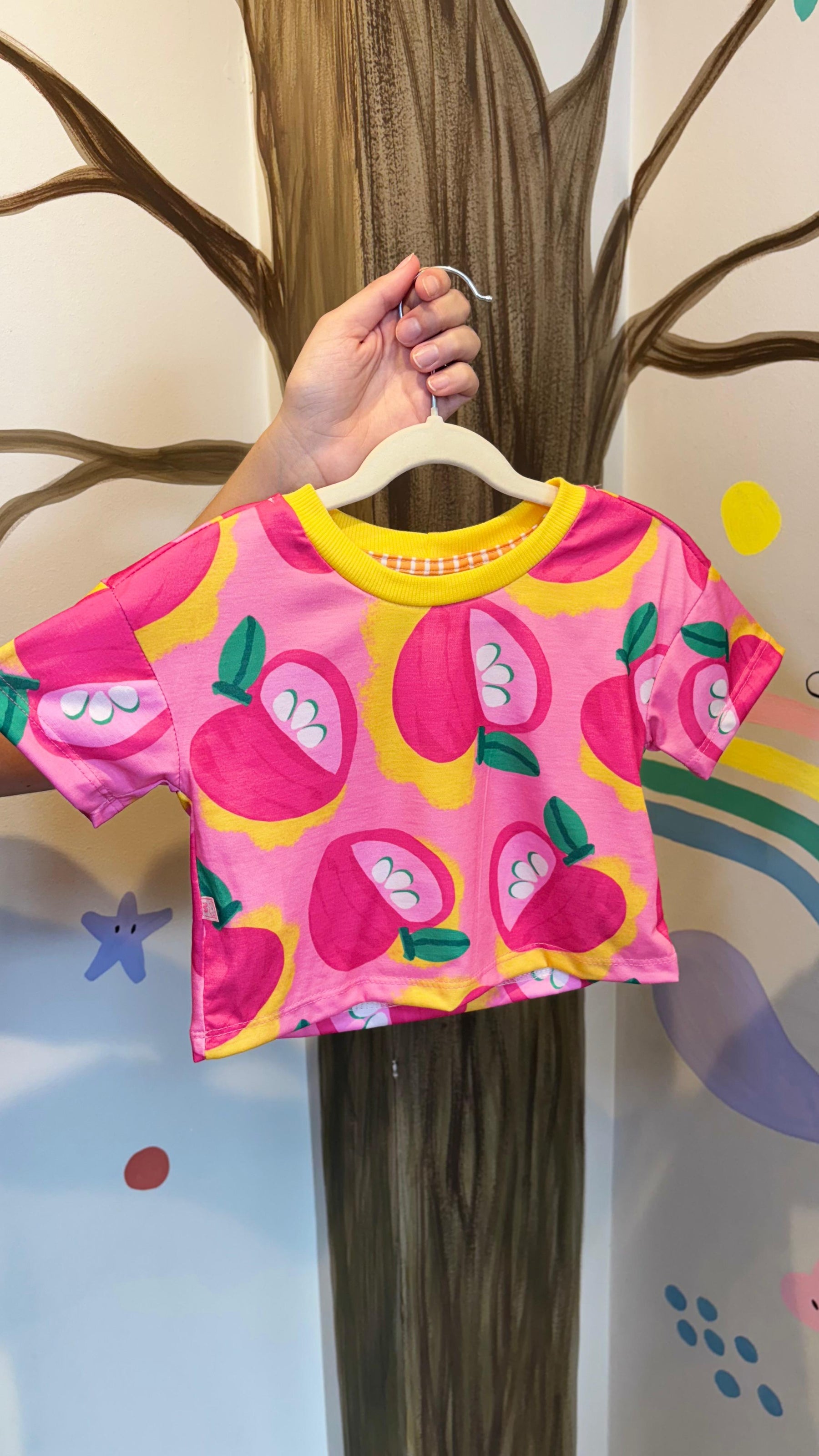 Conjunto Infantil Estampa Maçã do Amor | Lá Colorê