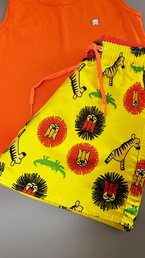 Conjunto Infantil Regata Laranja e Short Tactel na Estampa Zoo  | Lá Colorê