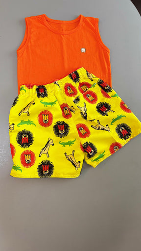 Conjunto Infantil Regata Laranja e Short Tactel na Estampa Zoo  | Lá Colorê