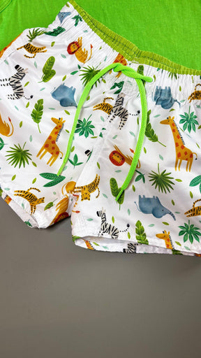 Conjunto Infantil Regata Verde Lima e Short Tactel na Estampa Baby Safari | Lá Colorê