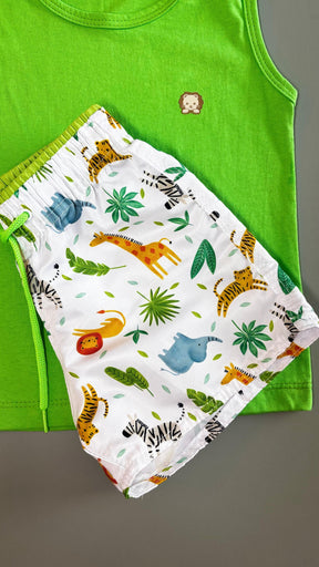 Conjunto Infantil Regata Verde Lima e Short Tactel na Estampa Baby Safari | Lá Colorê