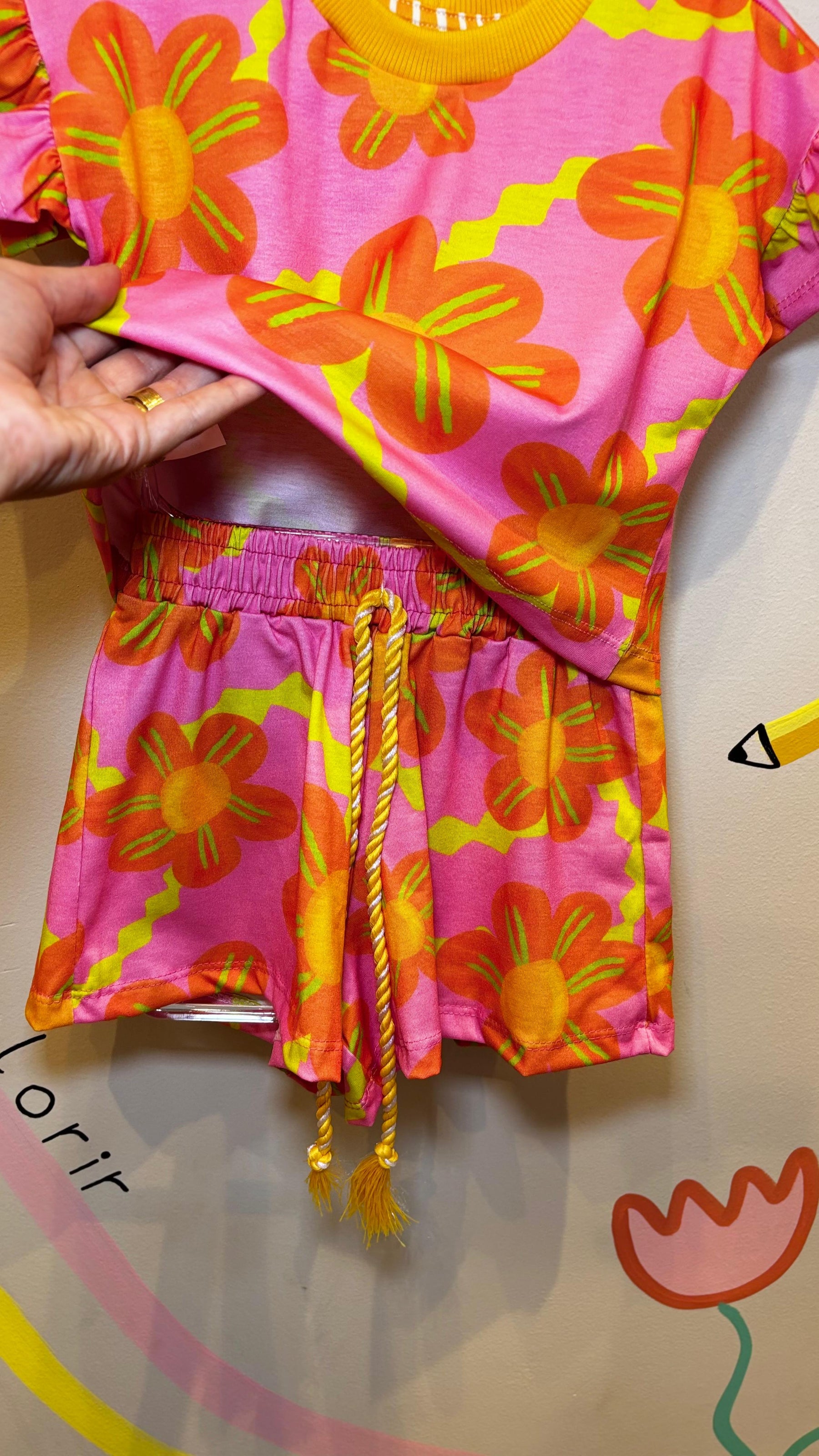 Conjunto Infantil Estampa Pétalas de Amor | Lá Colorê