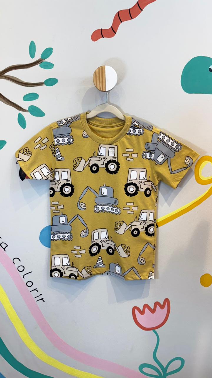 T-Shirt Infantil Mostarda com Estampa Retro - 100% Algodão | Lá Colorê
