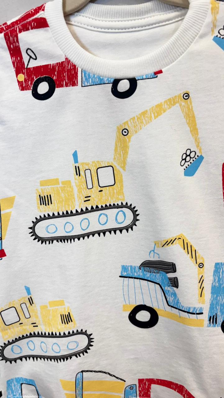 T-Shirt Infantil Branca com Estampa Guindaste - 100% Algodão | Lá Colorê