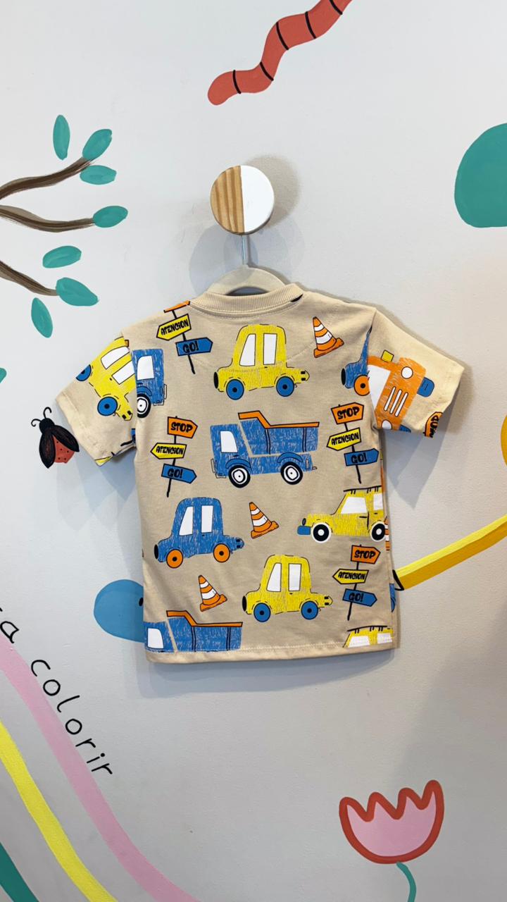 T-Shirt Infantil Bege com Estampa Truck Car - 100% Algodão | Lá Colorê