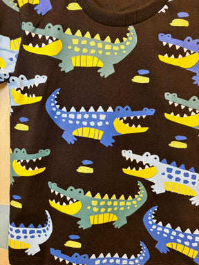 T-Shirt Infantil Preta com Estampa de Jacaré - 100% Algodão | Lá Colorê