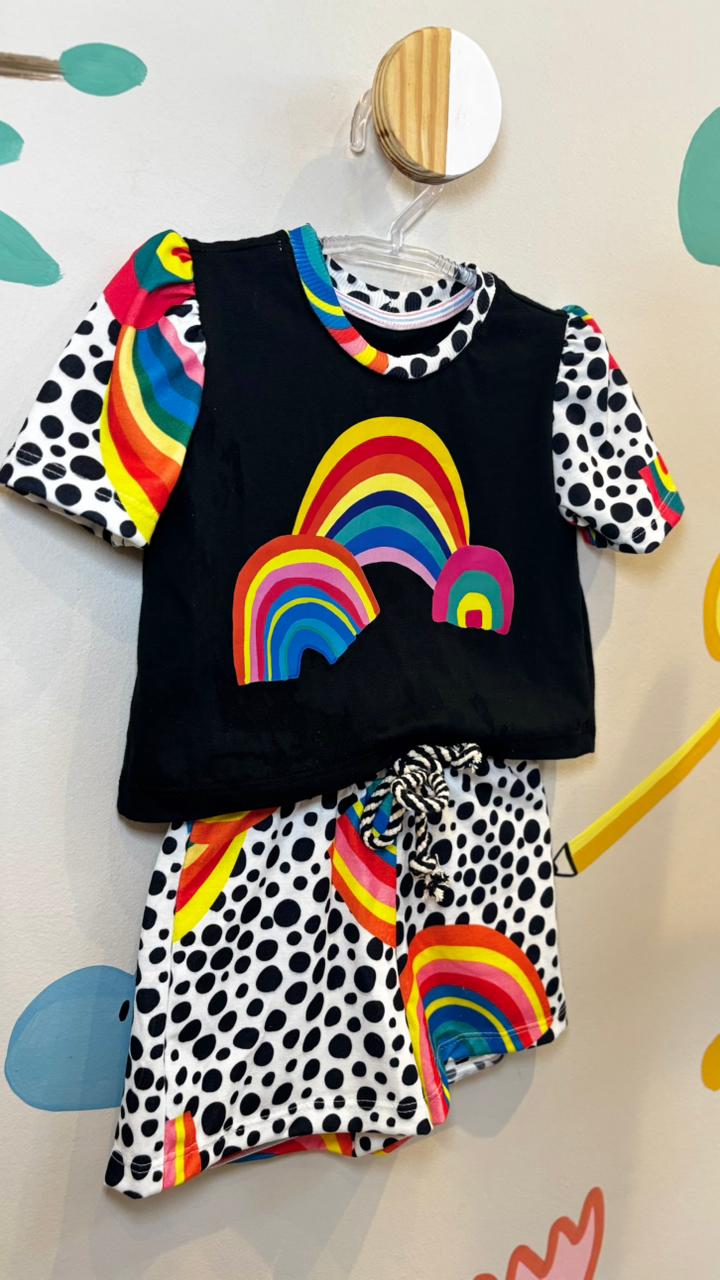 Conjunto Infantil Estampa Arco-Íris Fantasia | Lá Colorê