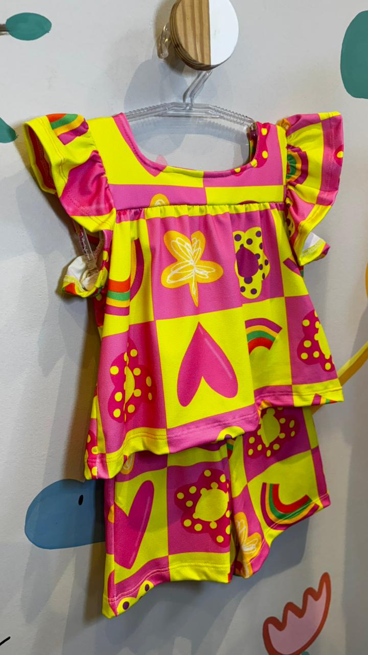 Conjunto Infantil Estampa Flores e Arco-íris | Lá Colorê