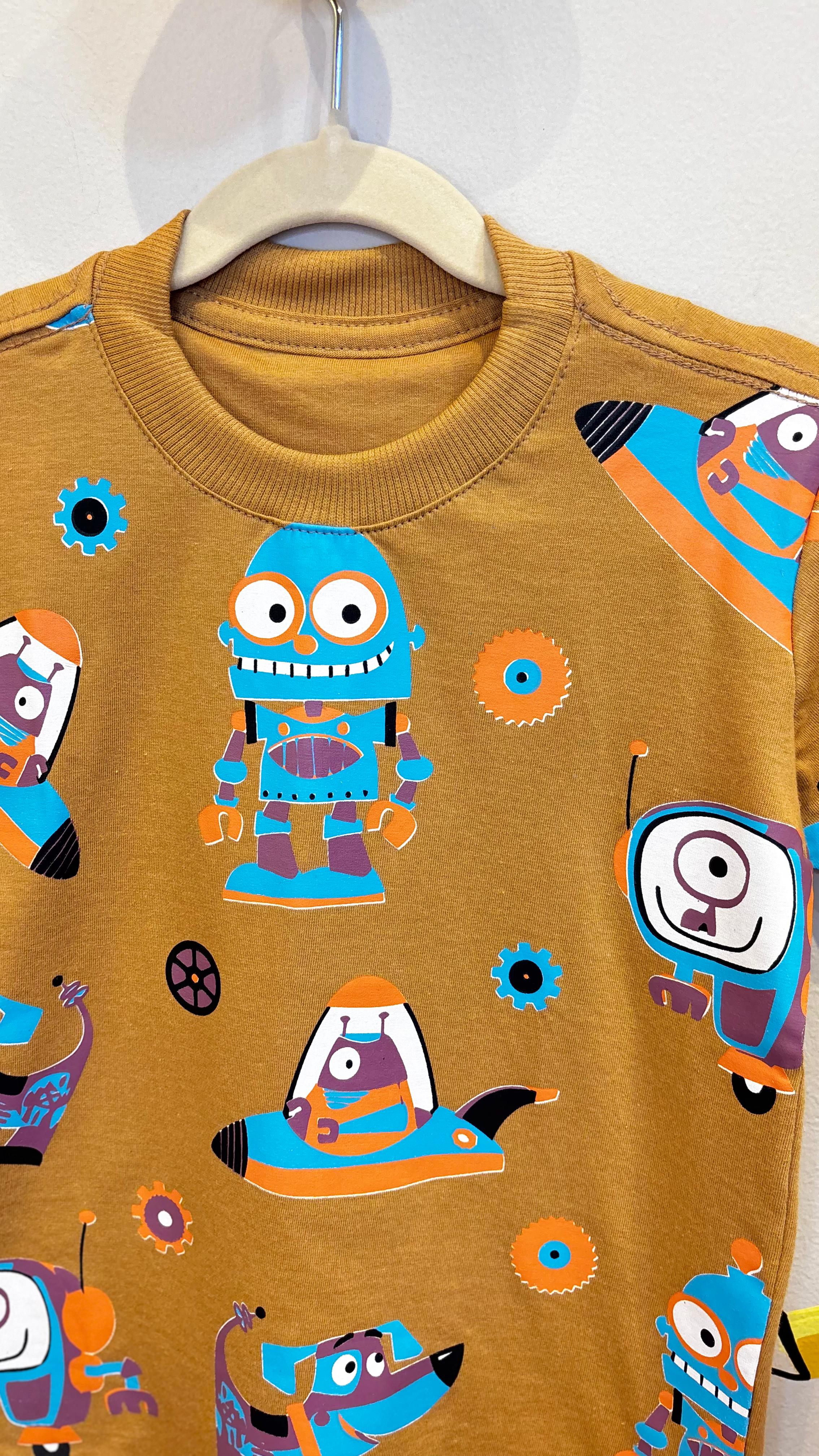 T-Shirt Infantil Marrom com Estampa de Robôs - 100% Algodão | Lá Colorê