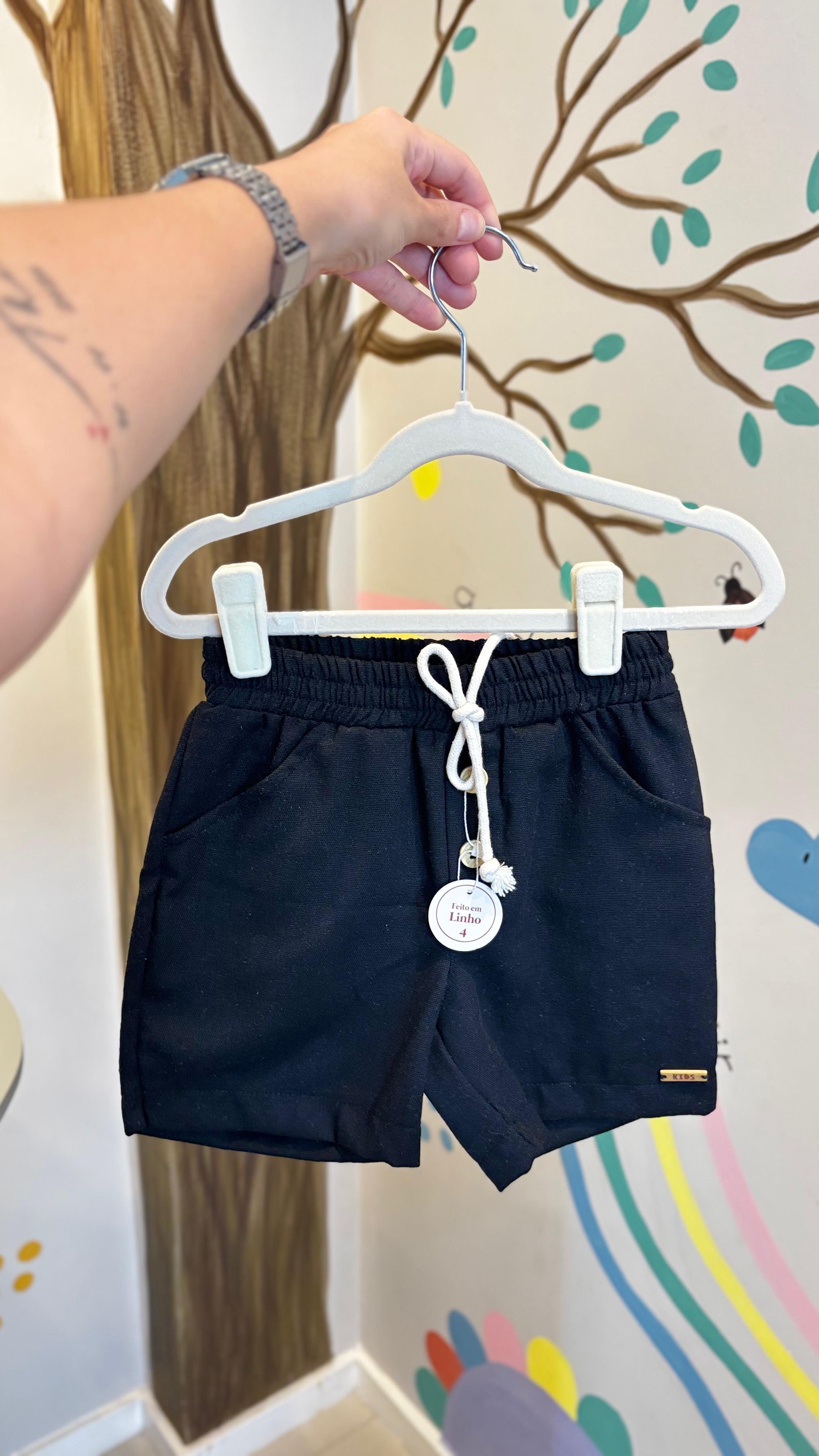 Bermuda Infantil em Linho Preta | Lá Colorê