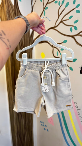 Bermuda Infantil em Linho Bege Areia | Lá Colorê