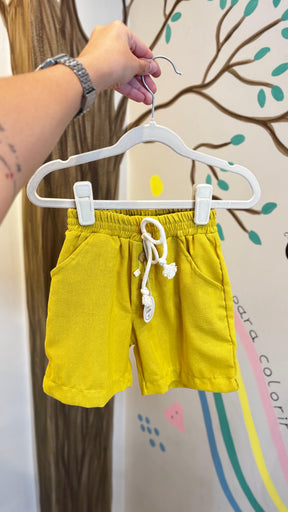 Bermuda Infantil em Linho Amarela | Lá Colorê