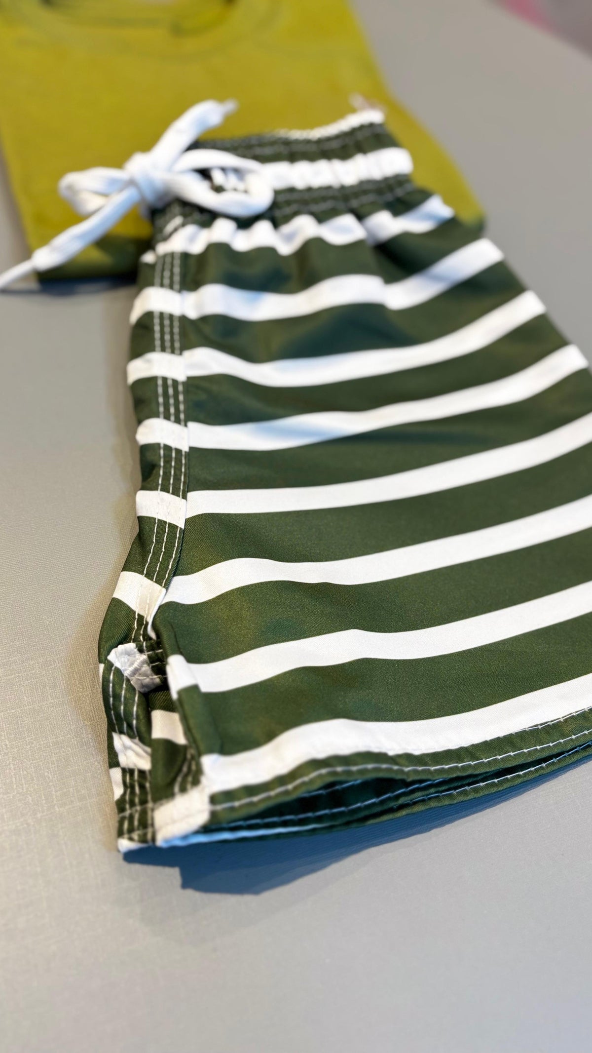 Short Tactel Infantil Premium Estampa Listrado Verde | Lá Colorê