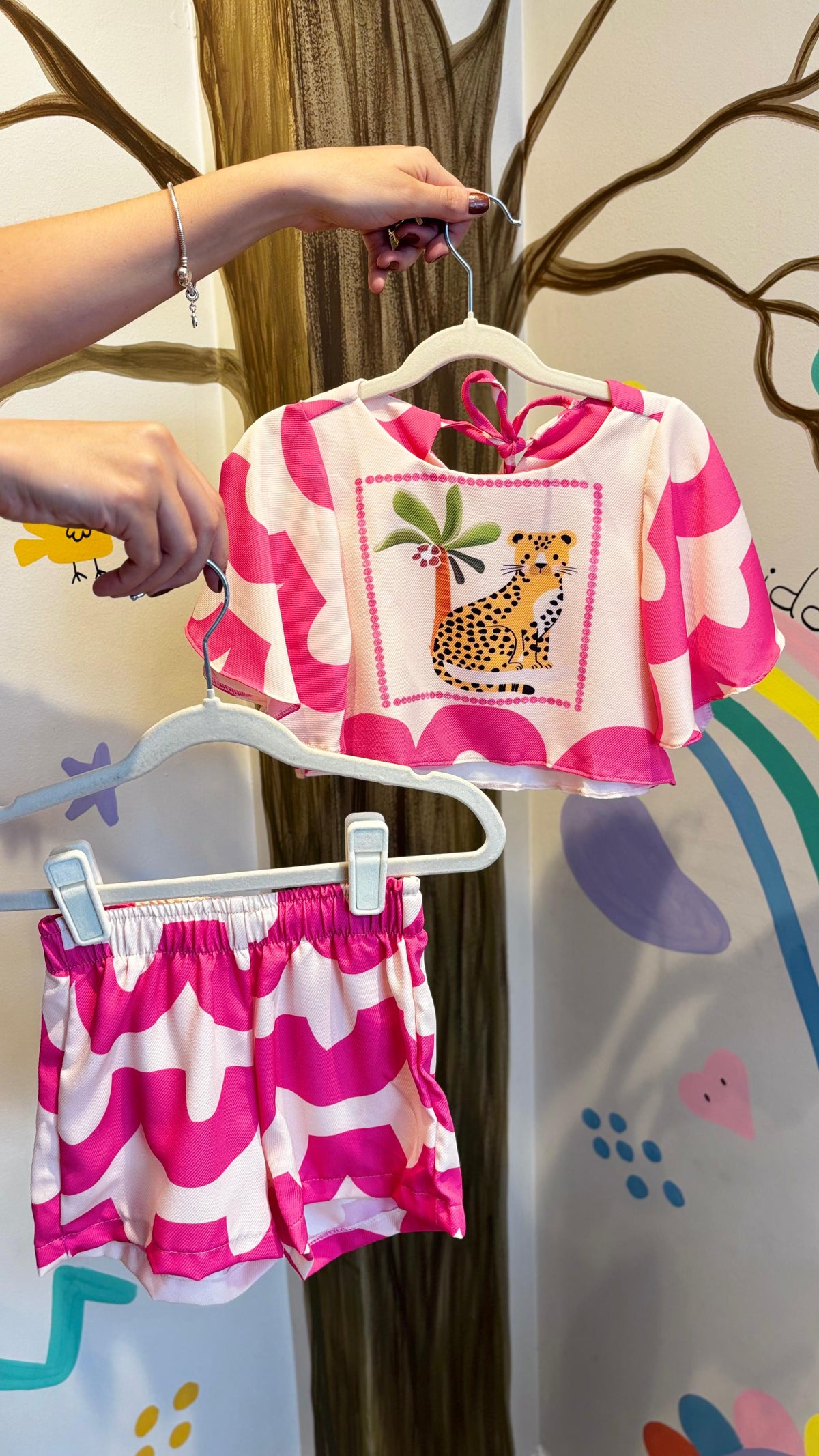 Conjunto Infantil Estampa Oncinha Tropical | Lá Colorê