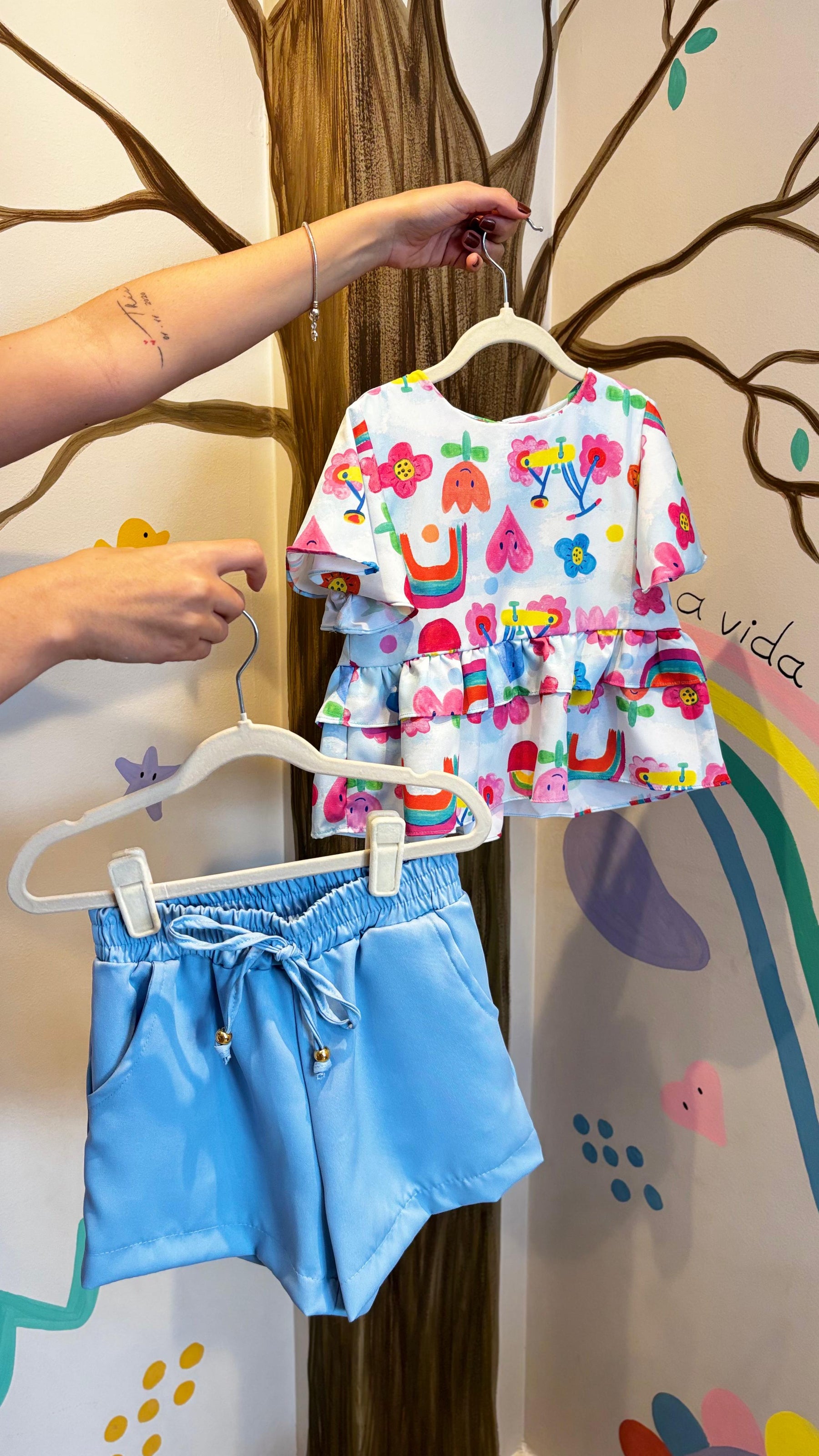 Conjunto Infantil Estampa Primavera em Festa | Lá Colorê