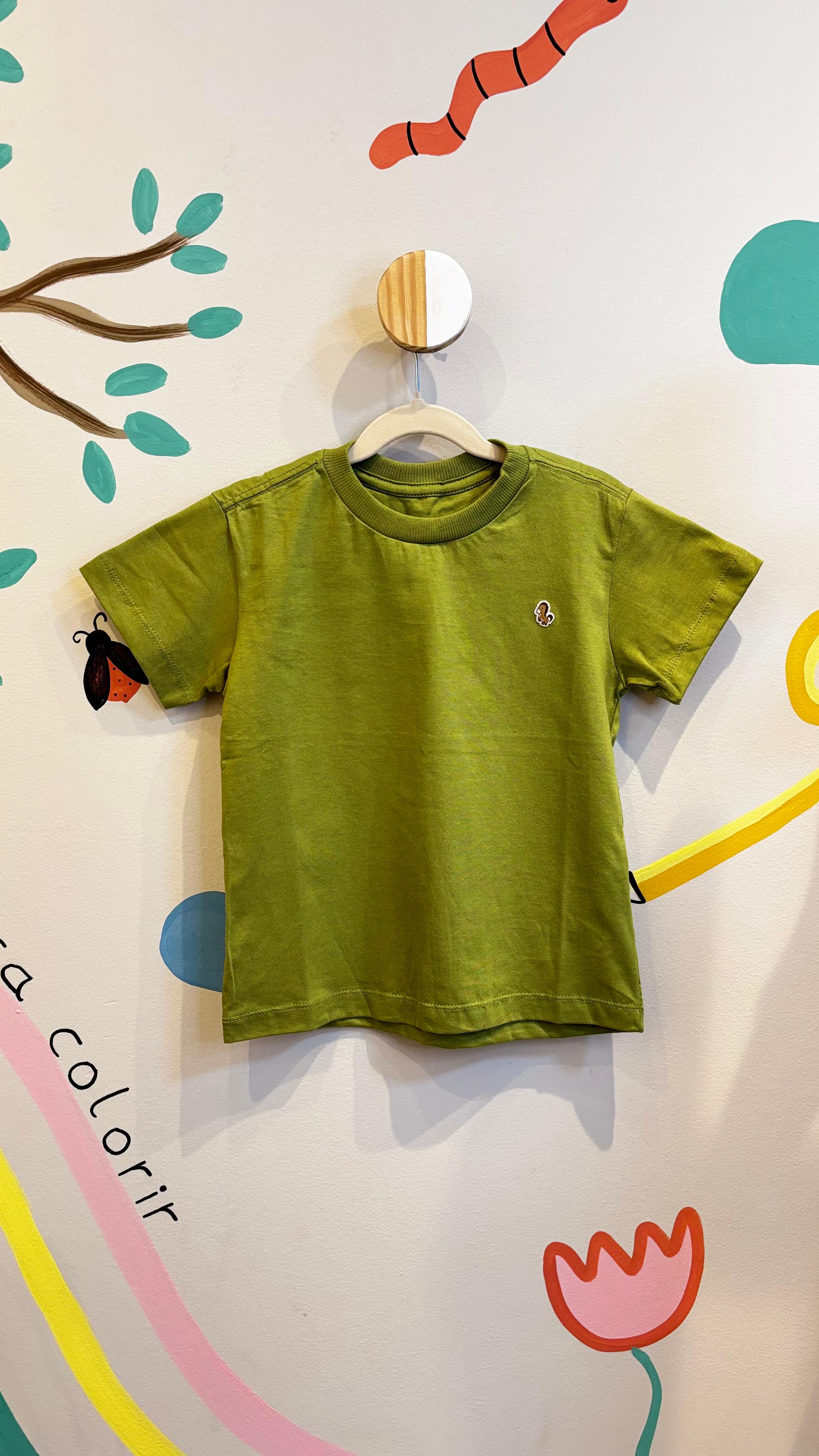 T-shirt Infantil Verde Militar - 100% Algodão | Lá Colorê