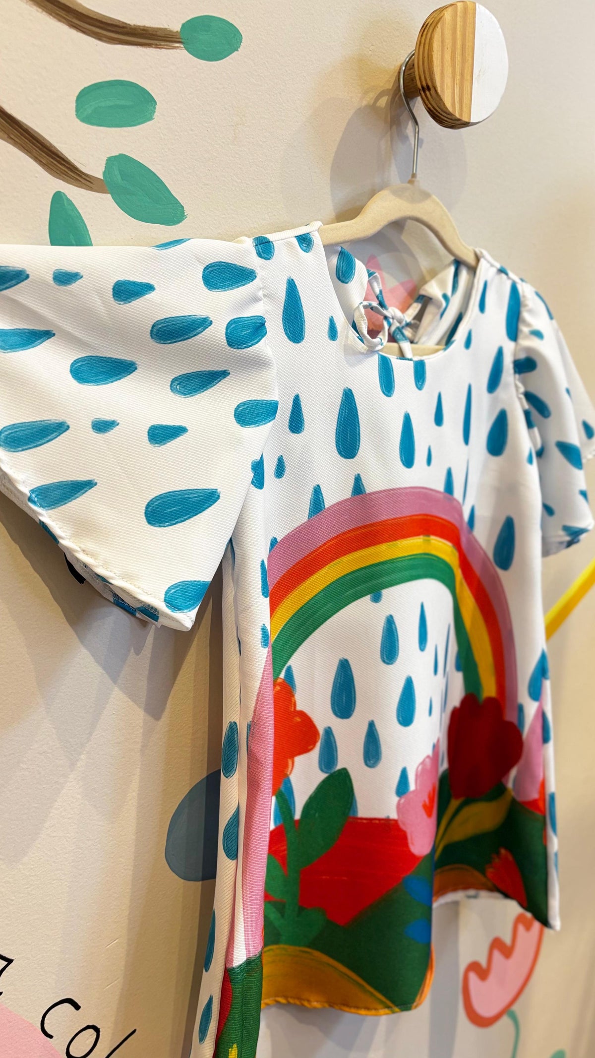 Vestido Infantil Gotas de Arco-Íris | Lá Colorê